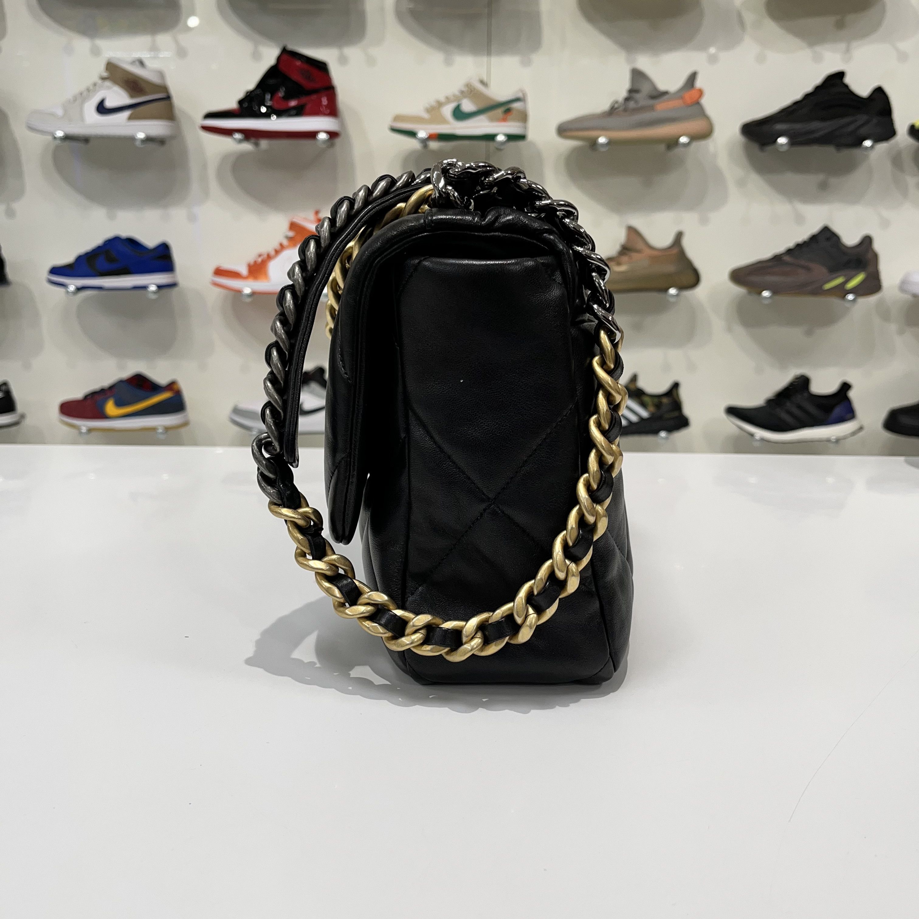 Chanel Chanel 19 Handbag Black/Gold Size ONE SIZE - 2 Thumbnail