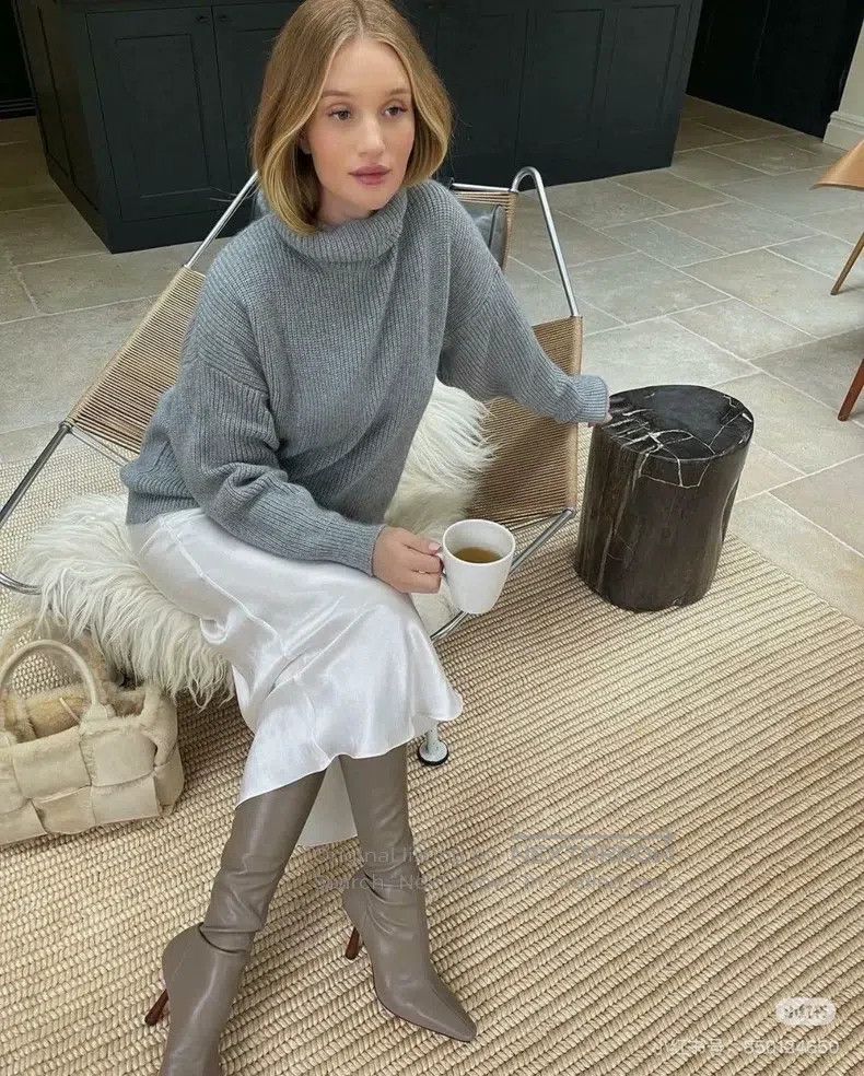 Brunello Cucinelli Brunello Cucinelli Gray Sequin Sweater Size S / US 4 / IT 40 - 8 Thumbnail