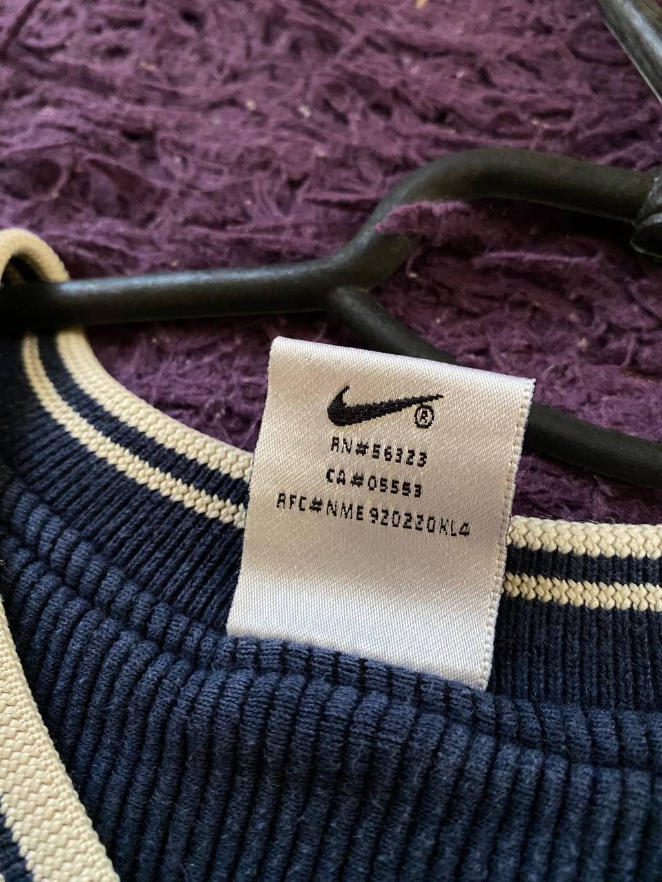 Nike × Vintage Vintage Nike Y2K Logo Swoosh T Shirt Tee Size US L / EU 52-54 / 3 - 3 Thumbnail