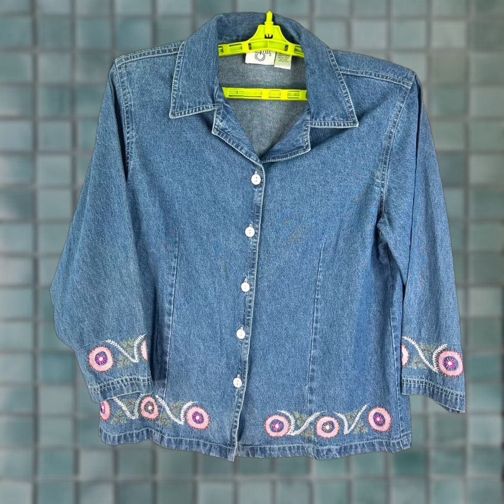Denime VINTAGE Cervelle Denim Shirt L Womens Light Blue Pink Embroidered 100% Cotton Button-Up Lightweight Womens Size L / US 10 / IT 46 - 1 Thumbnail