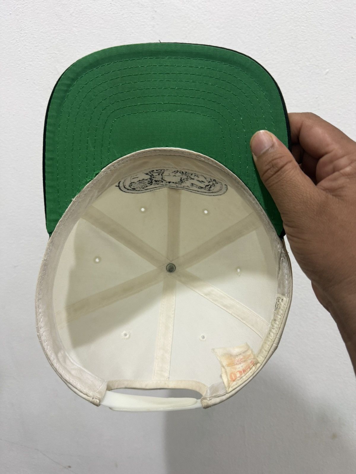 Vintage 1988©️ 3 Stooges Snapback Size ONE SIZE - 6 Thumbnail