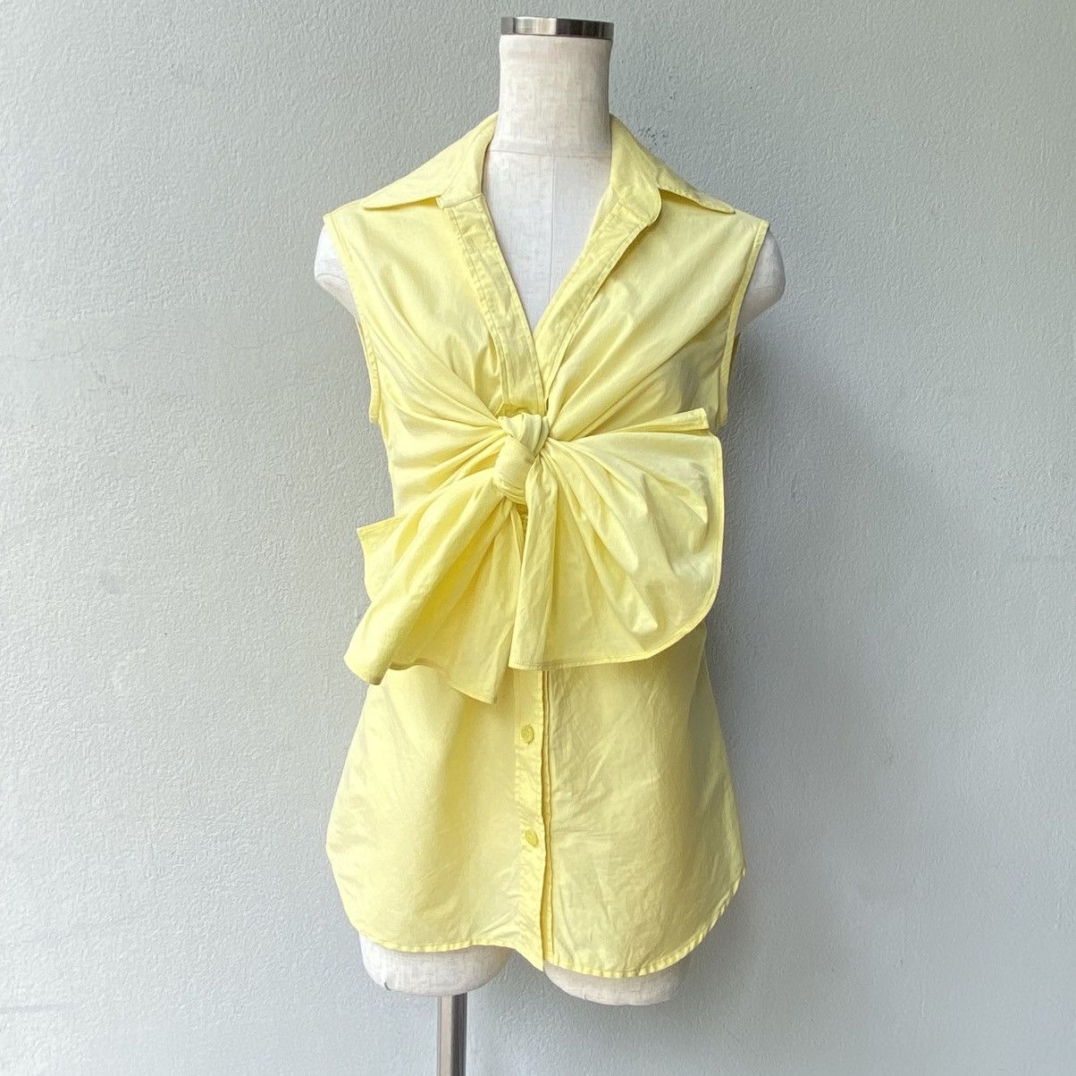 Yves Saint Laurent Yves Saint Laurent Yellow Sleeveless Tie-Front Blouse Size S / US 4 / IT 40 - 2 Thumbnail