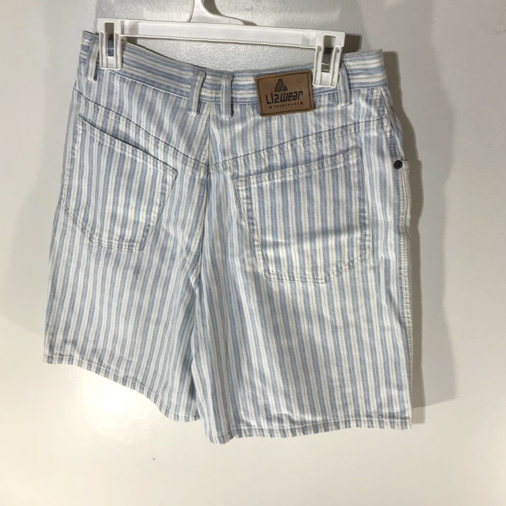 Vintage VINTAGE Lizwear Women's High Rise Denim Shorts Size 14 Blue/White Striped Casual Summer Size 36" / US 14 / IT 50 - 2 Thumbnail