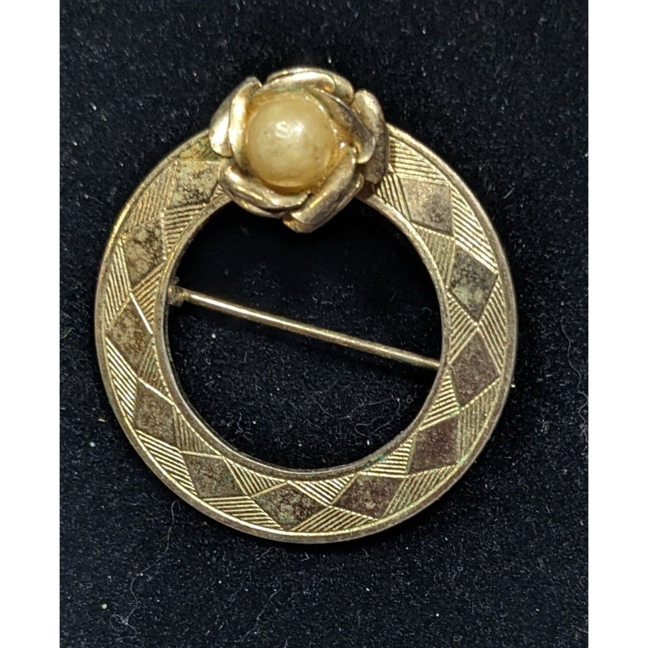 Other Vintage Floral Textured Open Circle Gold Tone Brooch With Fa Size ONE SIZE - 3 Thumbnail