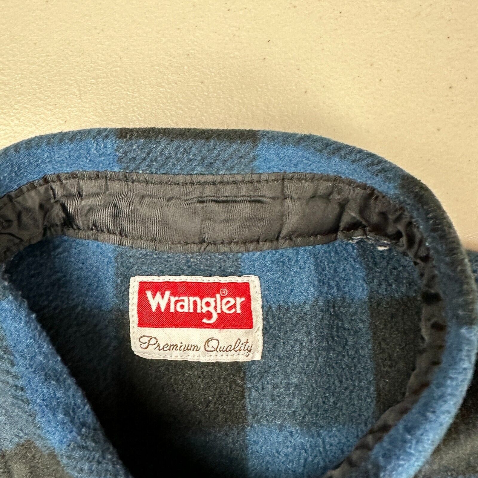 Wrangler Wrangler Long Sleeve Button Up Blue & Black Flannel XL Men Size US XL / EU 56 / 4 - 3 Thumbnail
