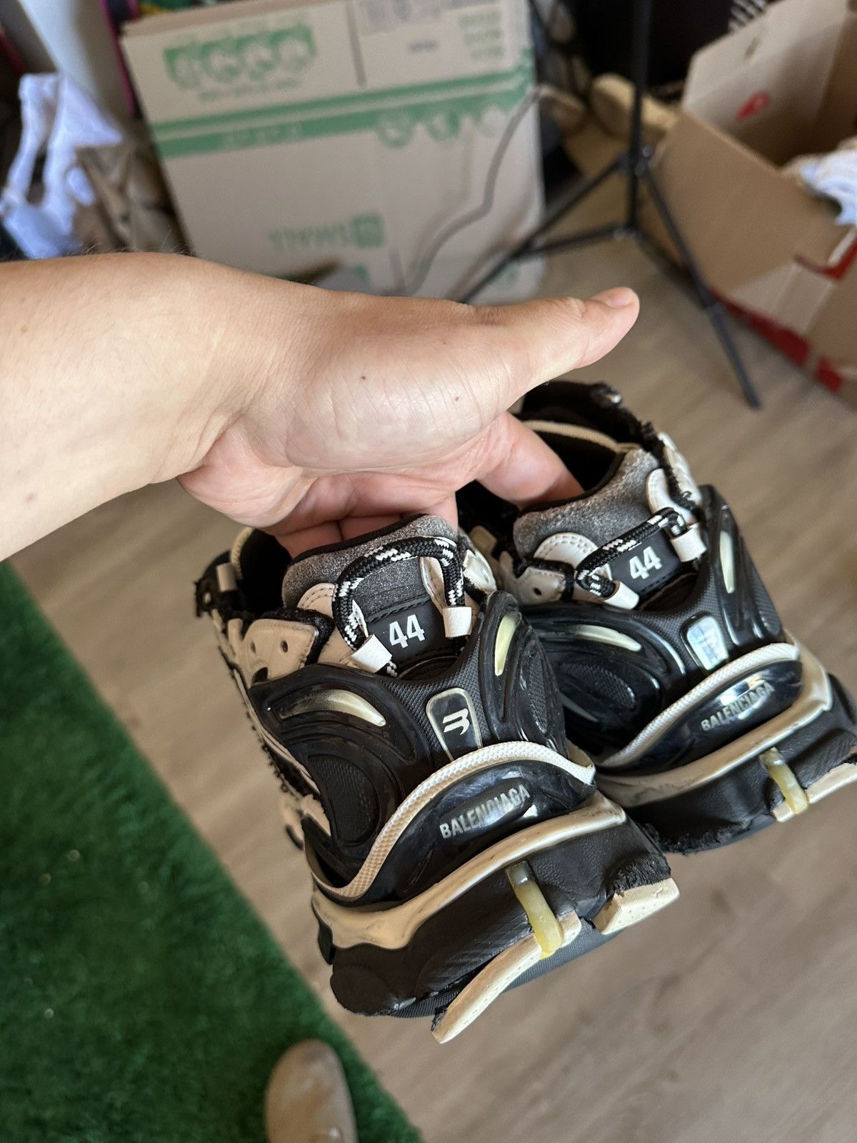 Balenciaga BALENCIAGA RUNNER 44 (11) BLACK WHITE Size US 11 / EU 44 - 4 Thumbnail