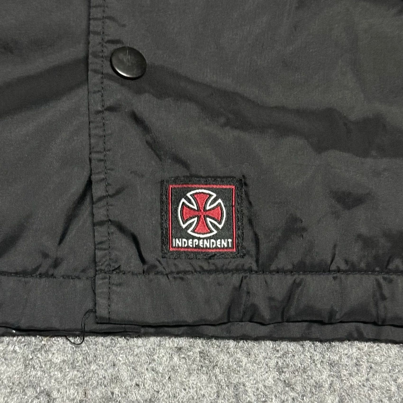 Vintage VINTAGE Independent Truck Co. Jacket Mens S Black Windbreaker Snap Front Nylon Skateboarding Windbreaker Mens Size US S / EU 44-46 / 1 - 4 Thumbnail