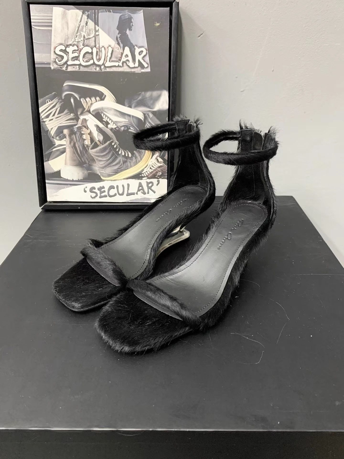 Rick Owens Rick Owens 23SS Ponyhair Transparent Heel Sandals K34 Size US 5 / IT 35 - 1 Thumbnail