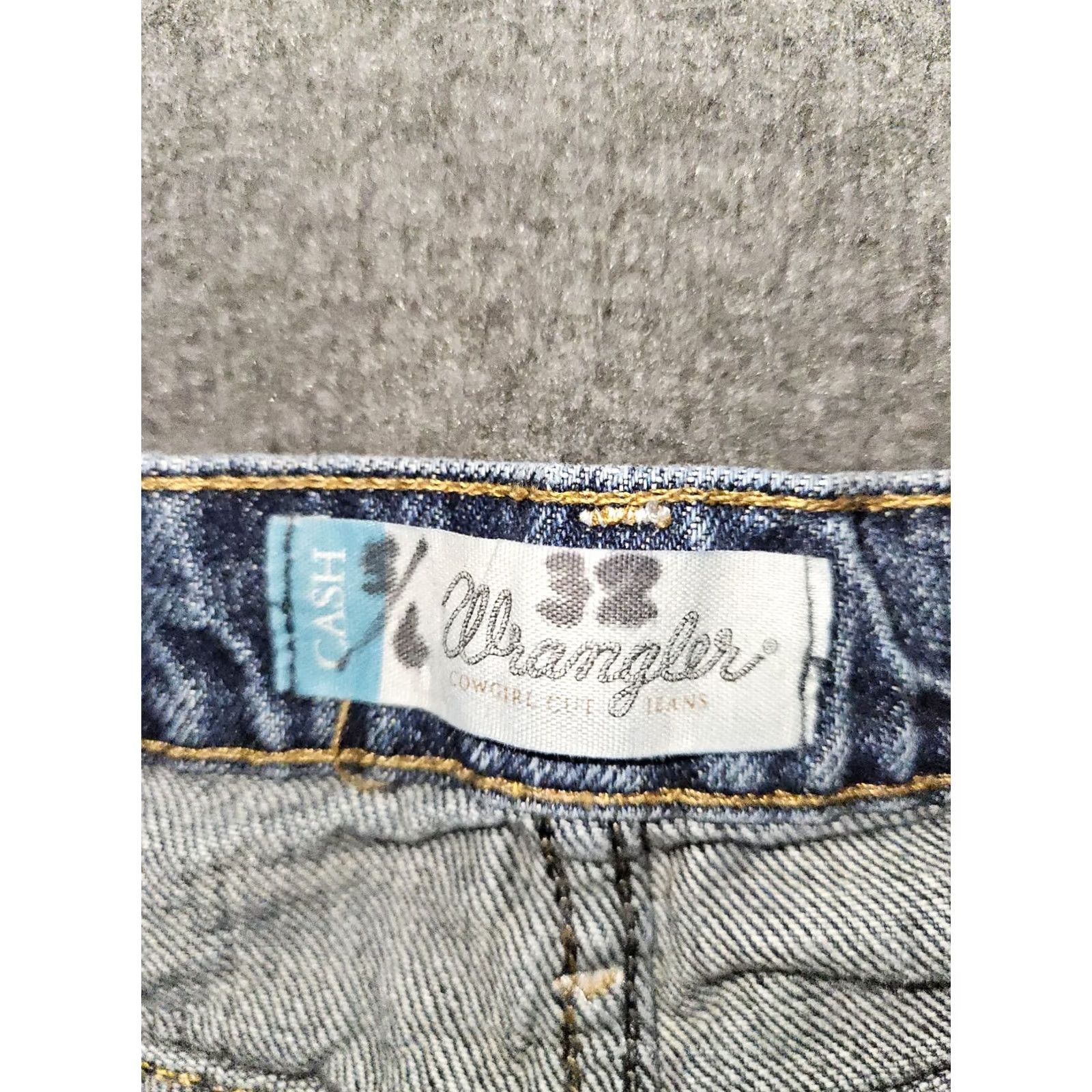 Wrangler VINTAGE Wrangler Cowgirl Cut Cash Bootcut Jeans Women 6 Blue Western Embroidered Logo Low Rise 28in 30.5in Inseam Mens? No Size 28" / US 6 / IT 42 - 2 Thumbnail