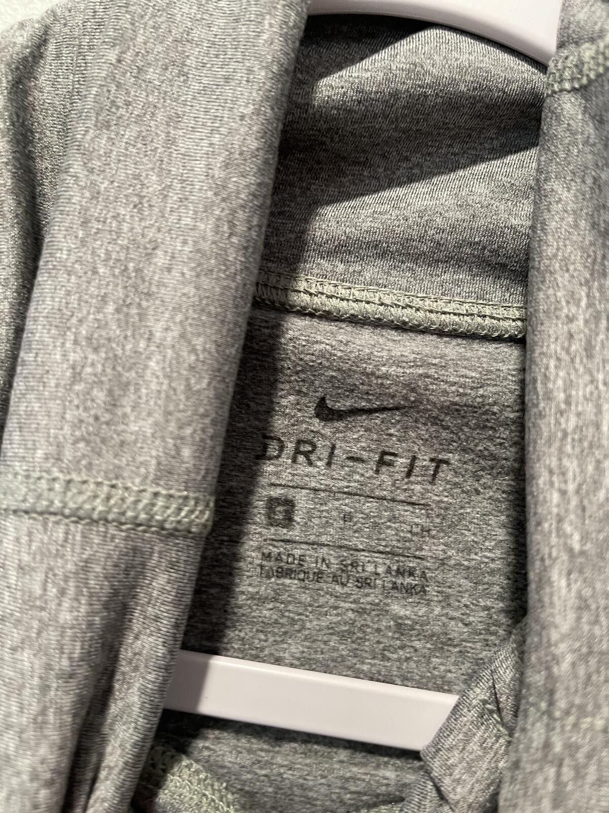Nike Nike Dri-Fit Gray Long Sleeve Pullover with Cowl Neck Size S / US 4 / IT 40 - 2 Thumbnail