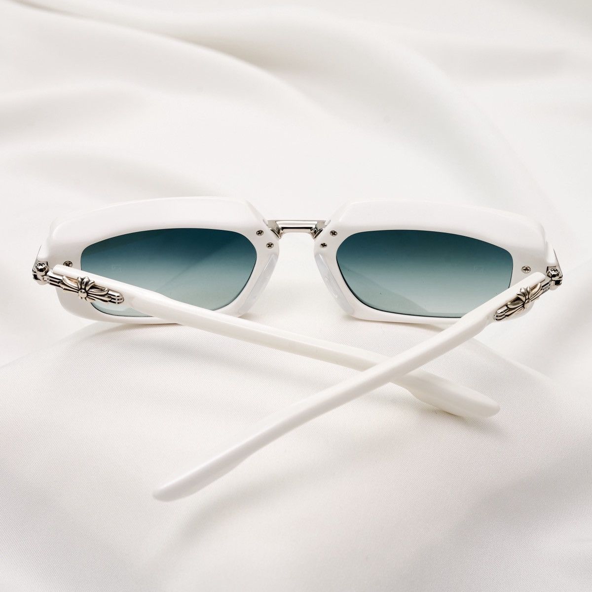 Chrome Hearts CHROME HEARTS ASSTRAVAGANT WHITE SUNGLASSES Size ONE SIZE - 7 Thumbnail
