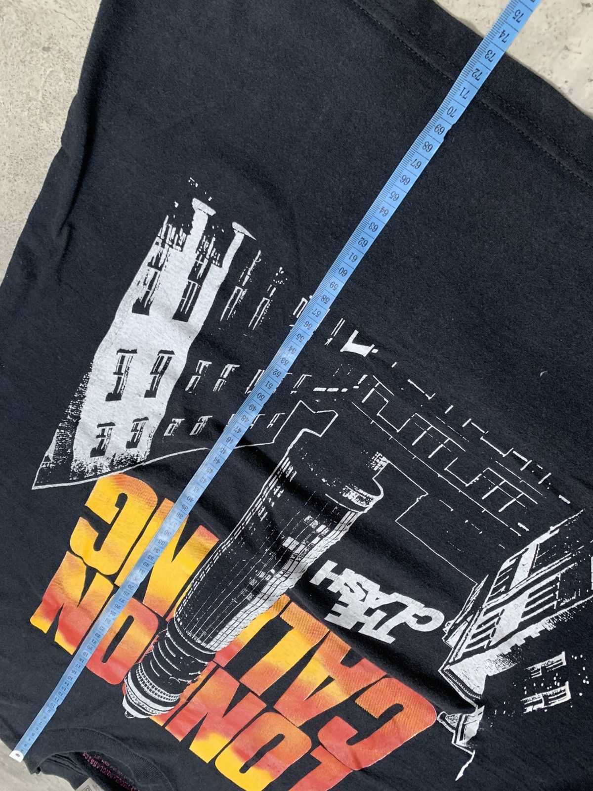 Band Tees Y2k The clash fifthcolumn punk band tshirt sex pistols nofx Size US L / EU 52-54 / 3 - 8 Thumbnail