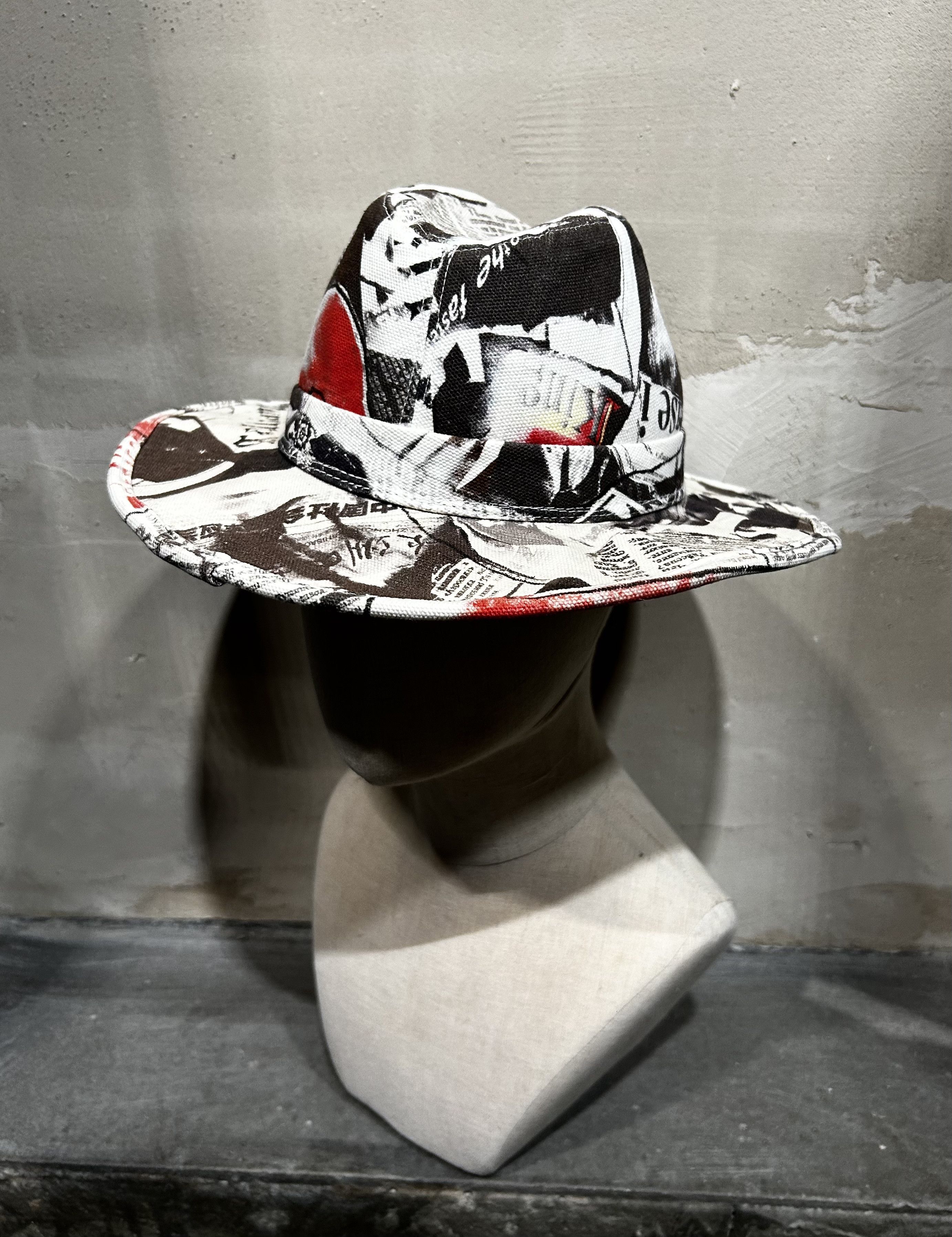 John Galliano John Galliano 00s Newspaper Print Hat Size ONE SIZE - 1 Thumbnail
