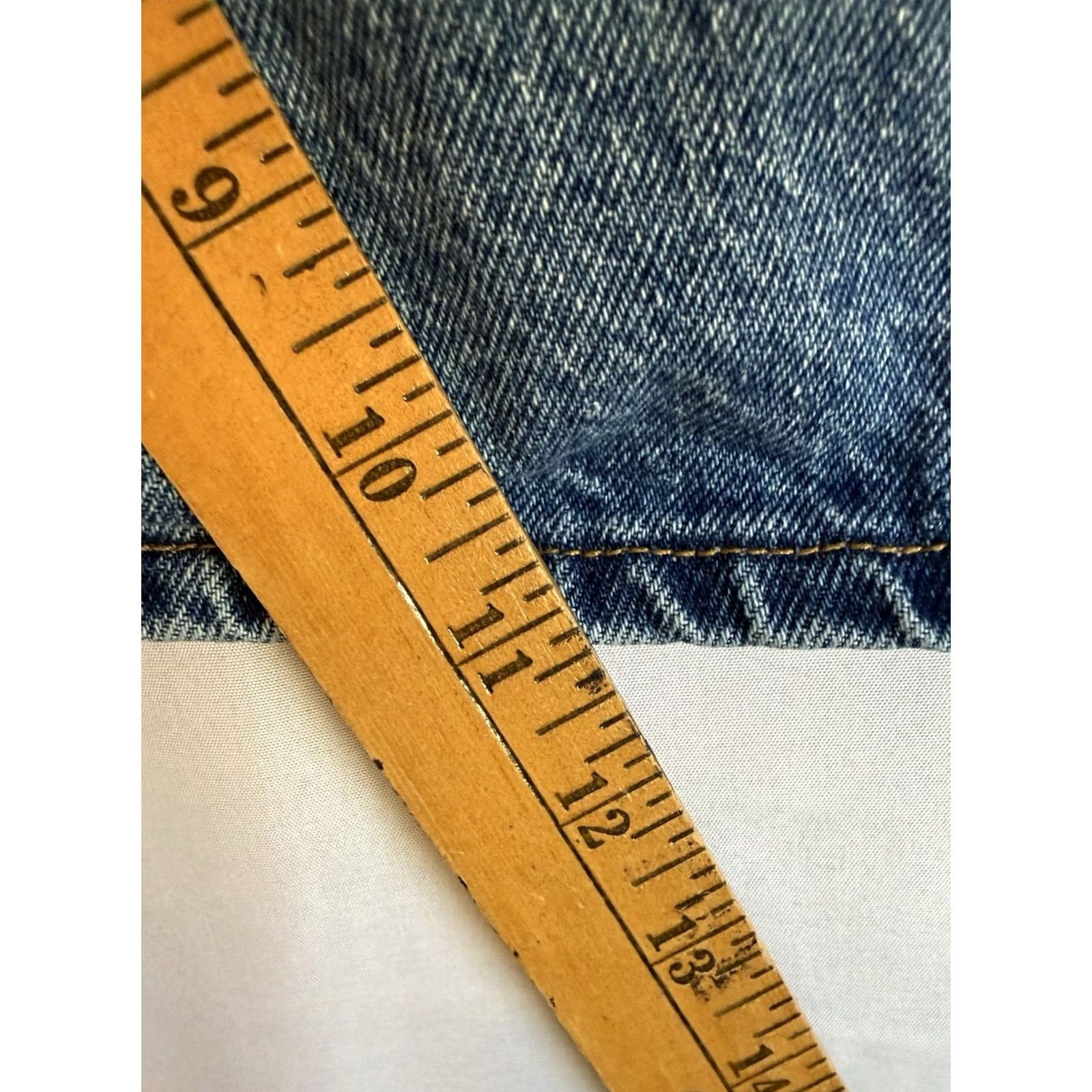 Levi's VINTAGE Levi's 550 Relaxed Fit Denim Shorts Mens 36 Medium Wash Y2K Street Jorts Bermuda 5-Pocket Navy Blue Mens Size US 36 / EU 52 - 6 Thumbnail