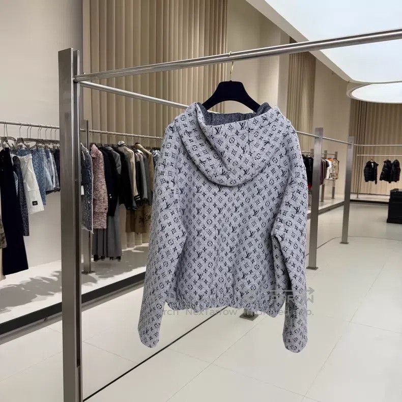 Louis Vuitton Louis Vuitton 25 Blue and Grey Full Print Hooded Wool Jack Size XS / US 0-2 / IT 36-38 - 2 Thumbnail