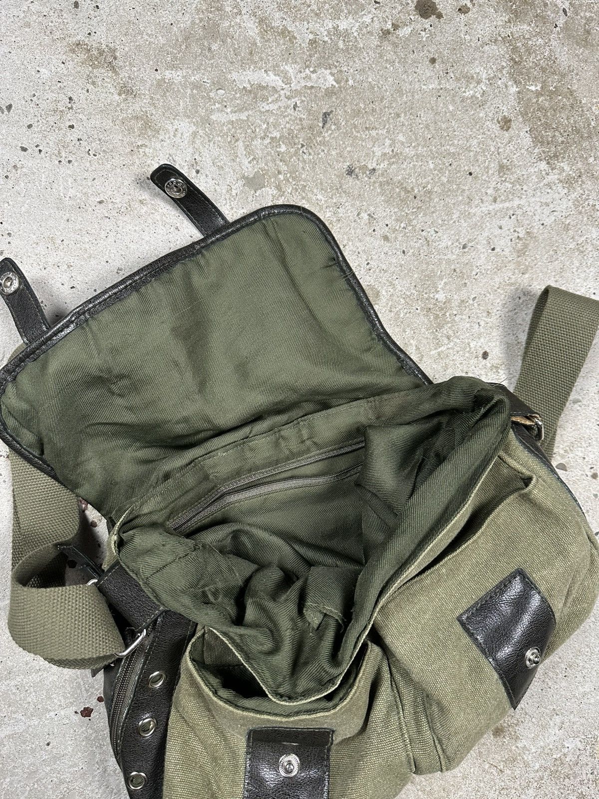 Other Vintage Y2K Army Military Style Crossbody Messenger Bag Size ONE SIZE - 8 Thumbnail