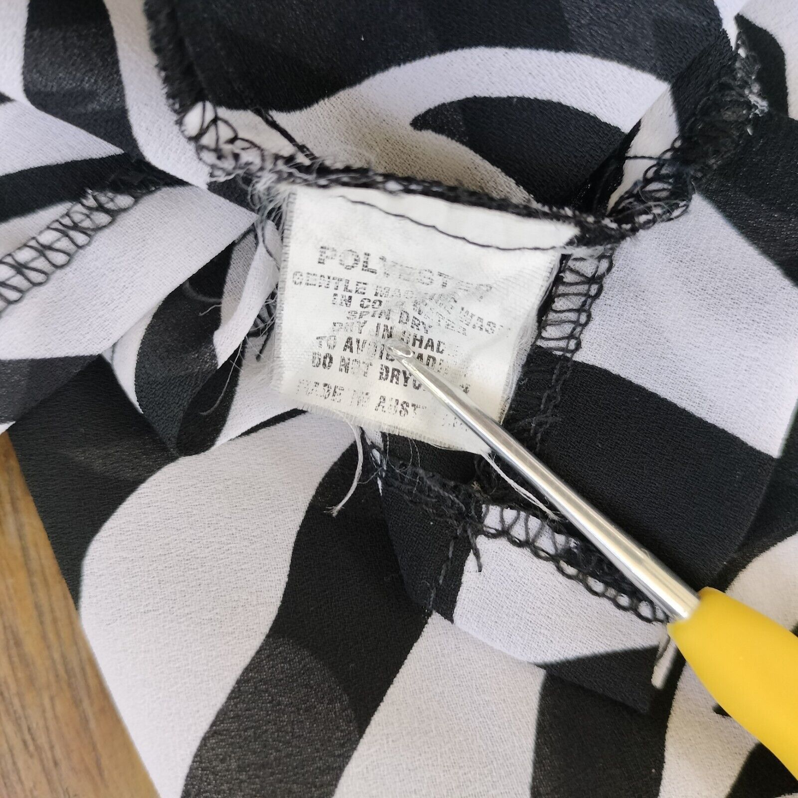 Man Made In Australia × Vintage Vintage 80s Shirt Zebra Striped Button Up Retro Rockabilly Size M / US 6-8 / IT 42-44 - 9 Thumbnail