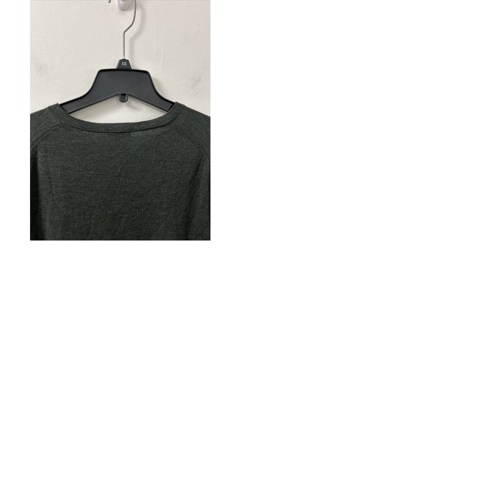 Uniqlo Uniqlo Mens Sweater Size L Gray 100% Wool V-Neck Pullover Sweatshirt L/S Size US L / EU 52-54 / 3 - 9 Thumbnail