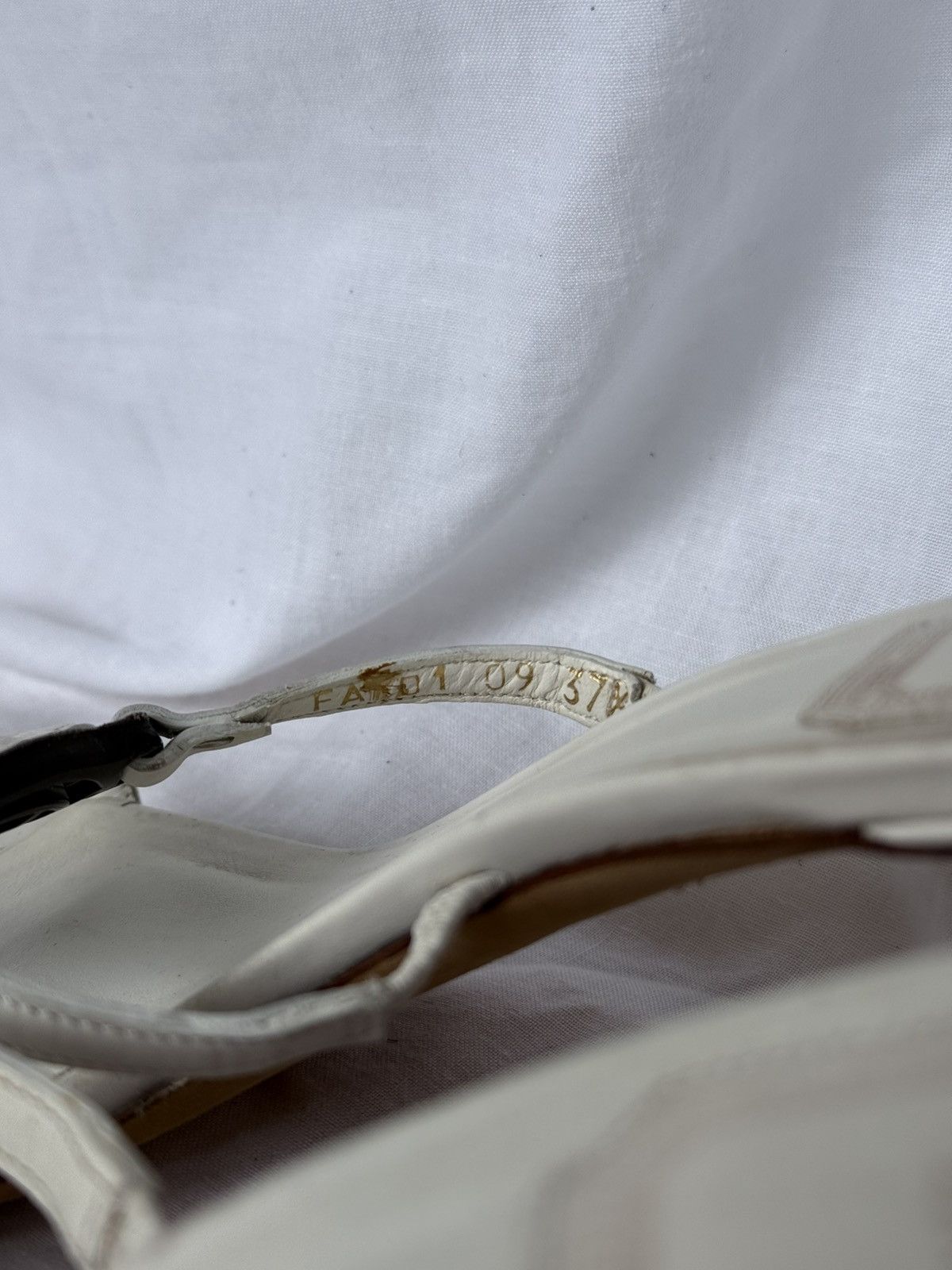 Dior Christian Dior White Leather Mules Sandals Size US 7.5 / IT 37.5 - 4 Thumbnail