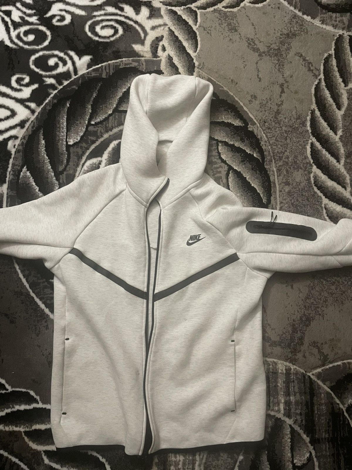 Nike Nike tech fleece white Size US M / EU 48-50 / 2 - 4 Thumbnail