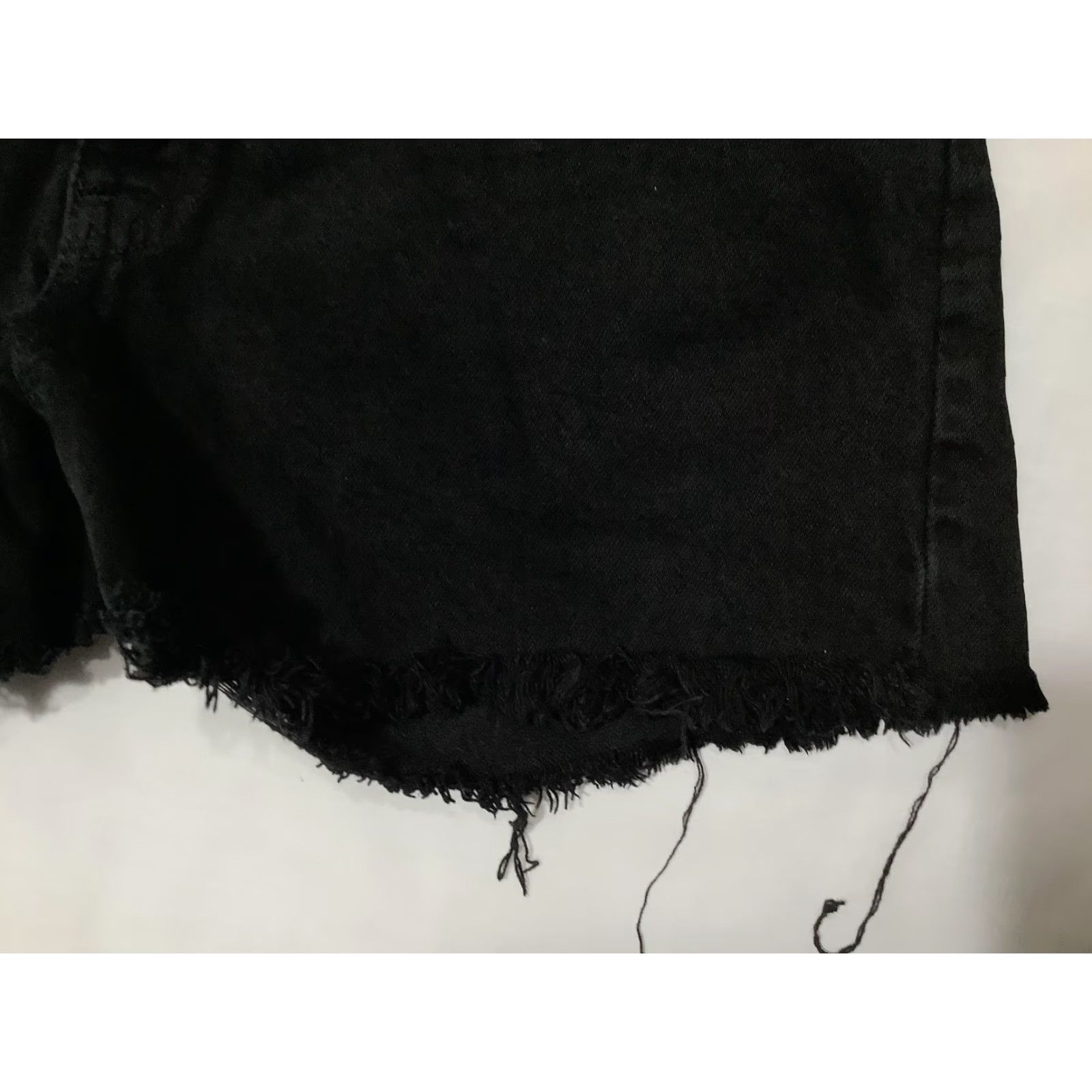 Levi's Levi's 550 Shorts Mens 34 Black Striped Distressed Relaxed Vintage 90s Bermuda Denim Casual Mens, 34 Inseam 4in Size US 34 / EU 50 - 3 Thumbnail