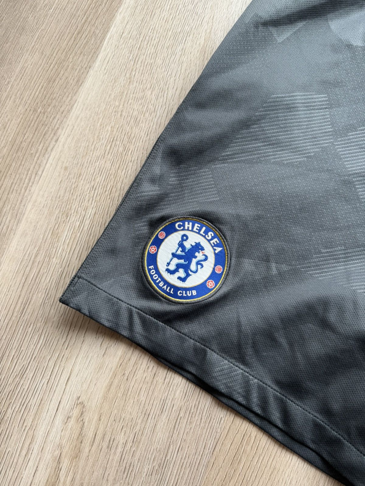 Nike Nike 2017/18 Chelsea Football Suit Soccer Shorts and Jersey Size US M / EU 48-50 / 2 - 14 Thumbnail