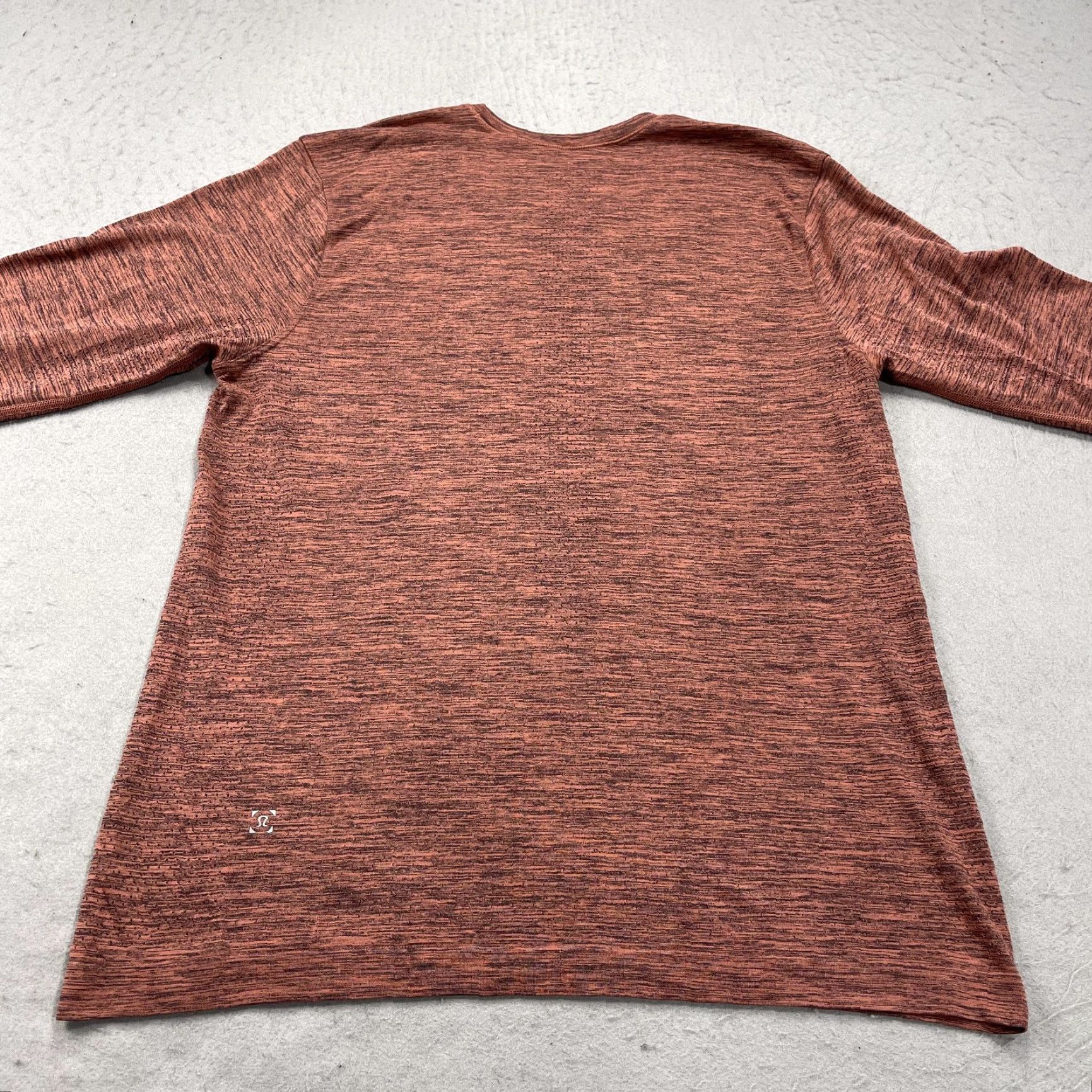 Lululemon Lululemon Shirt Mens M Orange Long Sleeve Metal Vent Athleisure Gym Yoga Breathable Lightweight Size US M / EU 48-50 / 2 - 6 Thumbnail