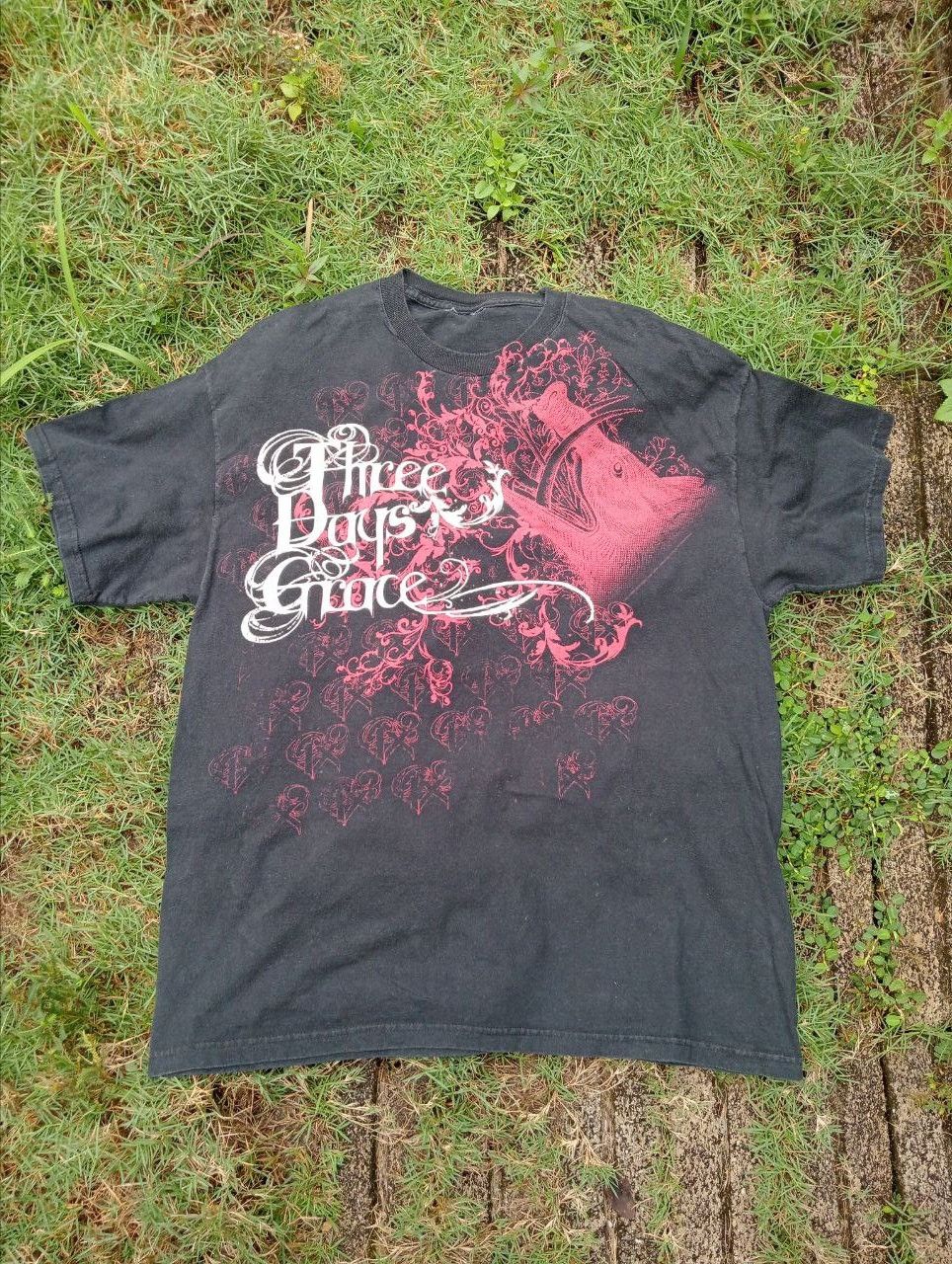 Band Tees Vintage Three Days Grace Rock Band T-shirt Size US XL / EU 56 / 4 - 1 Thumbnail