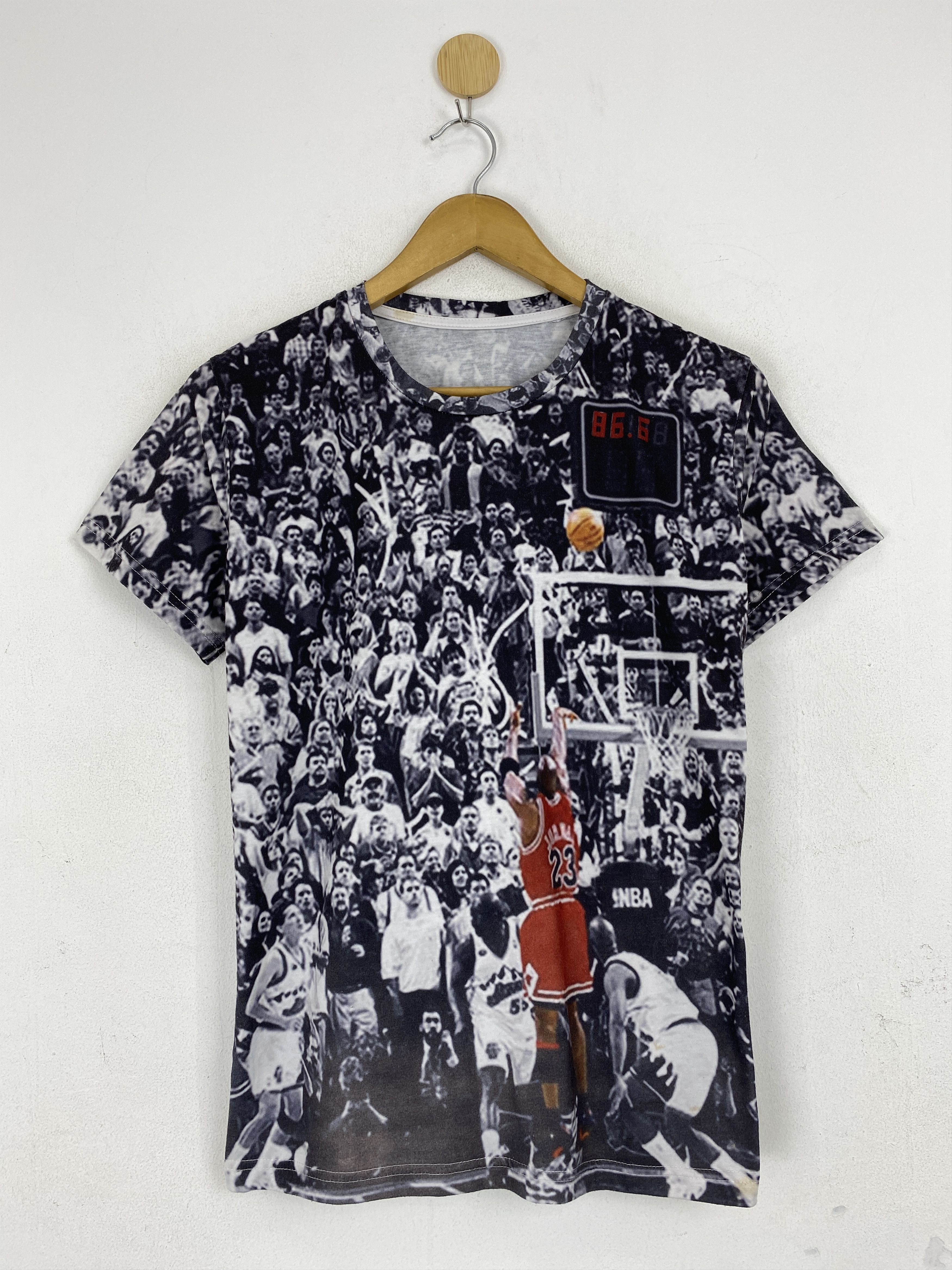 NBA × Vintage Vintage Michael Jordan Winning Shot Full Printed Tee TA0665 Size US S / EU 44-46 / 1 - 3 Thumbnail