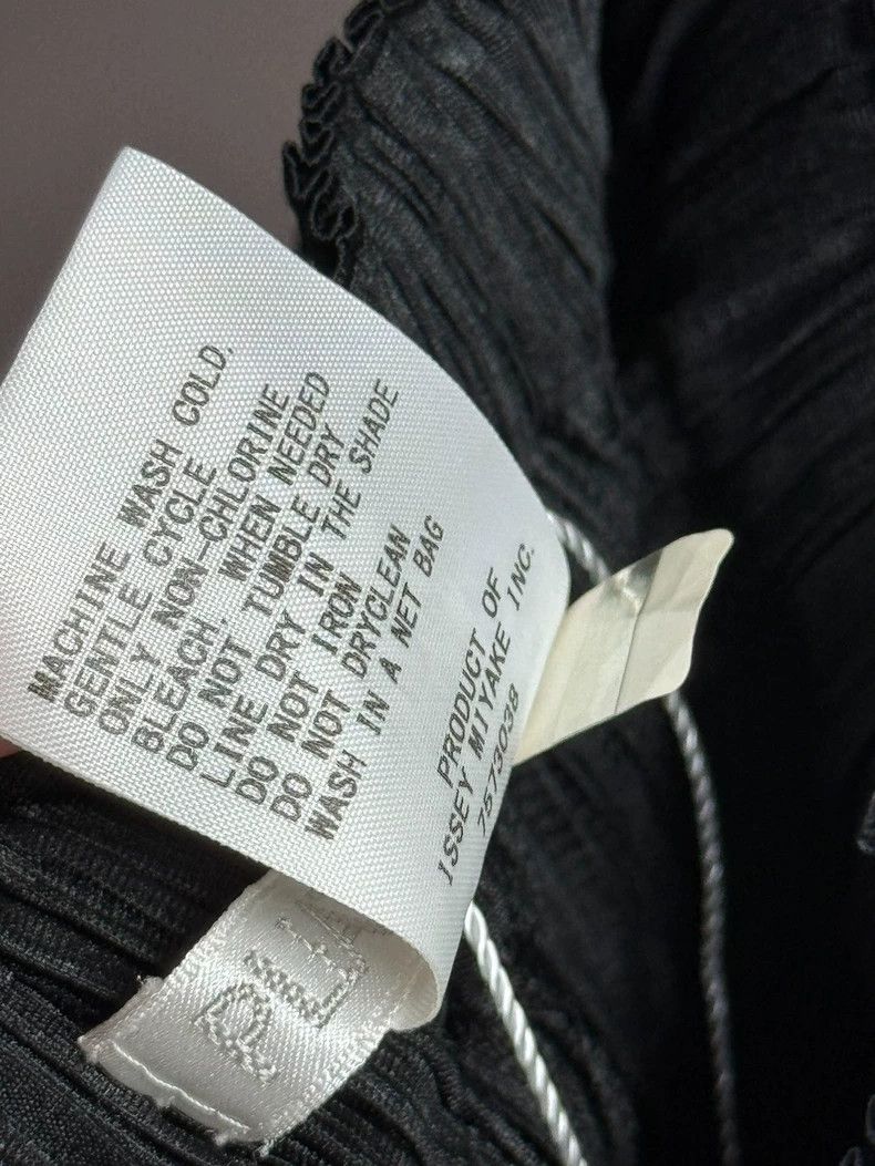 Issey Miyake Issey Miyake size:1 Black pleated trousers Size 22" - 5 Thumbnail
