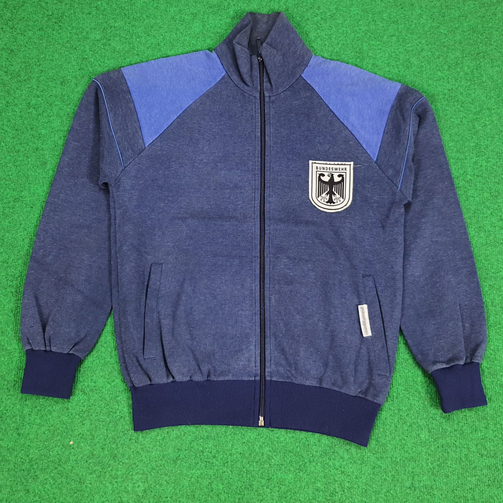 Vintage Vintage Bundeswehr Germany Armed Force Zipper Sweatshirt Size US S / EU 44-46 / 1 - 1 Thumbnail