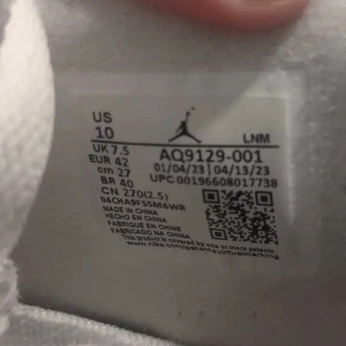 Jordan Brand Jordan 4 Retro Frozen Moments AQ9129 001 Size 10 US Women Size US 8.5 / EU 41-42 - 7 Thumbnail
