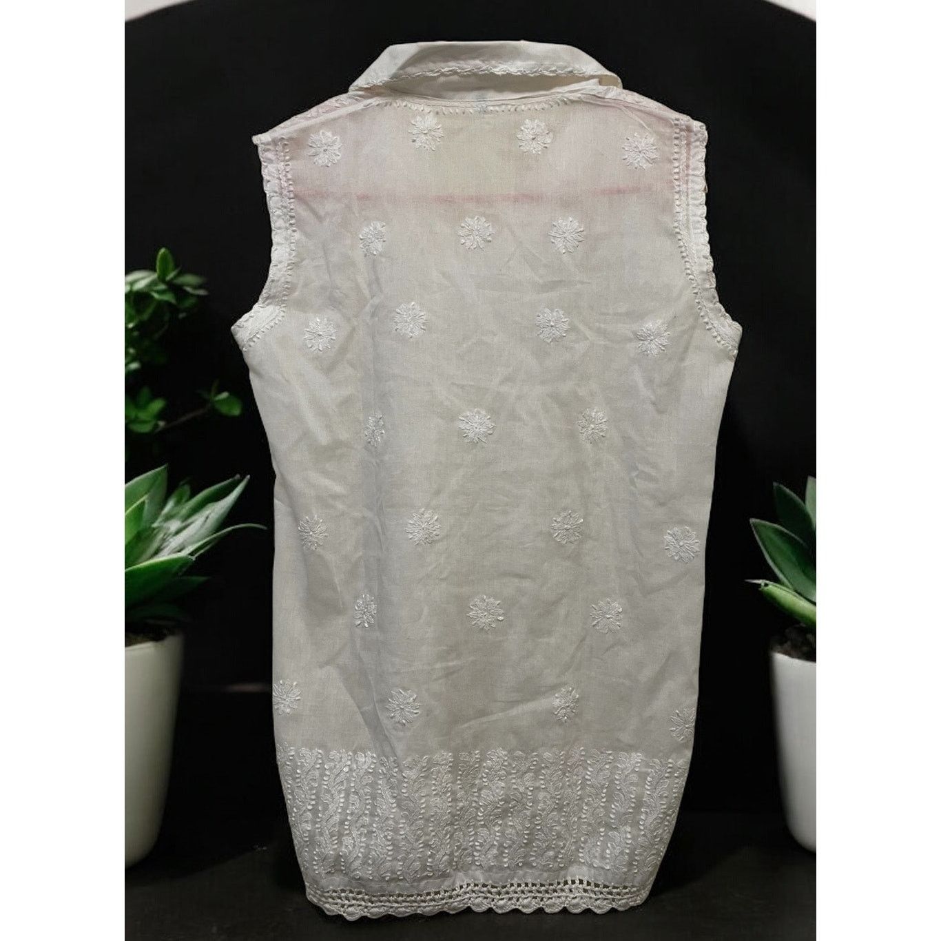 Unknown London White Embroidered Blouse Sleeveless White Size Large NWT Size L / US 10 / IT 46 - 2 Thumbnail