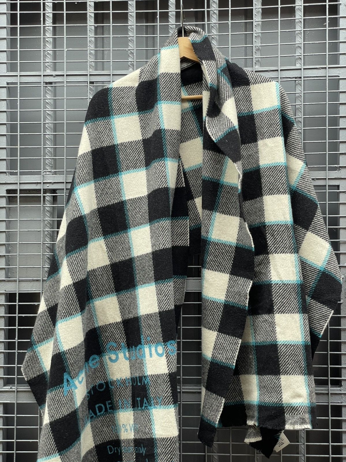 Acne Studios Logo Print Checked Wool Scarf Size ONE SIZE - 6 Thumbnail