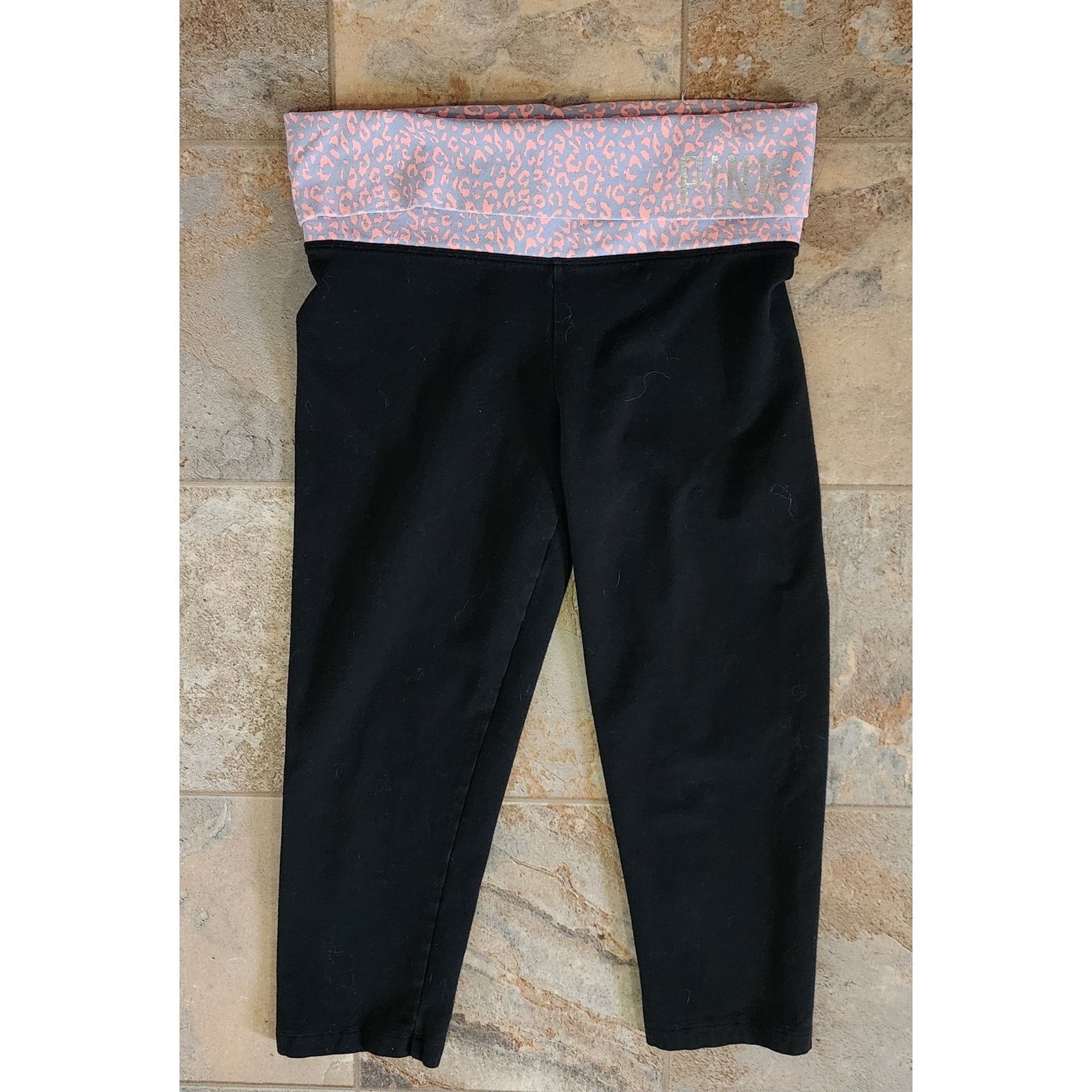 Victoria's Secret Pink Victoria Secret Yoga embellished pants, XS leggings Size 28" / US 6 / IT 42 - 1 Thumbnail