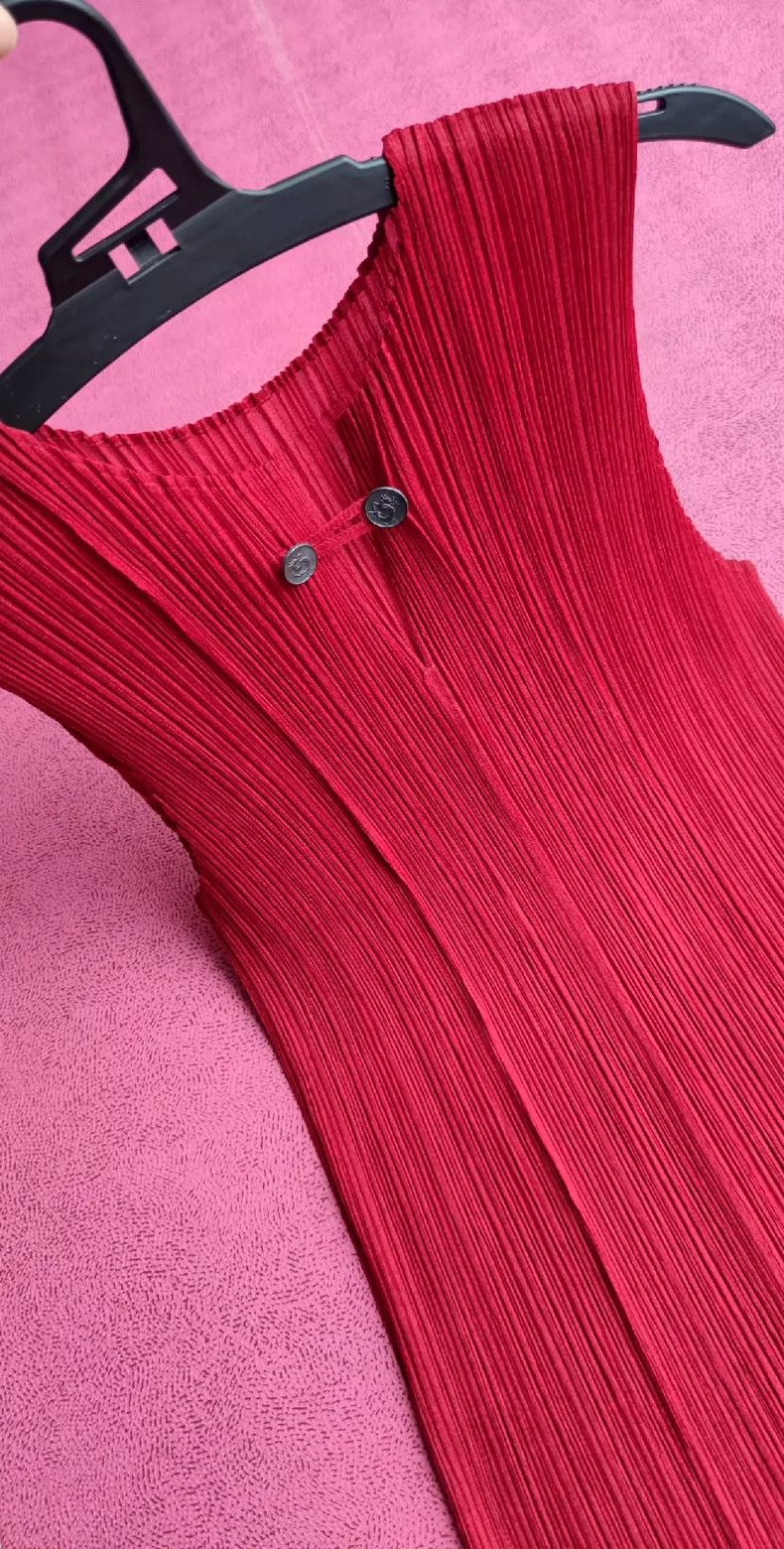 Issey Miyake Issey Miyake size:3 A Chinese red pleated vest with dragon Size M / US 6-8 / IT 42-44 - 1 Thumbnail
