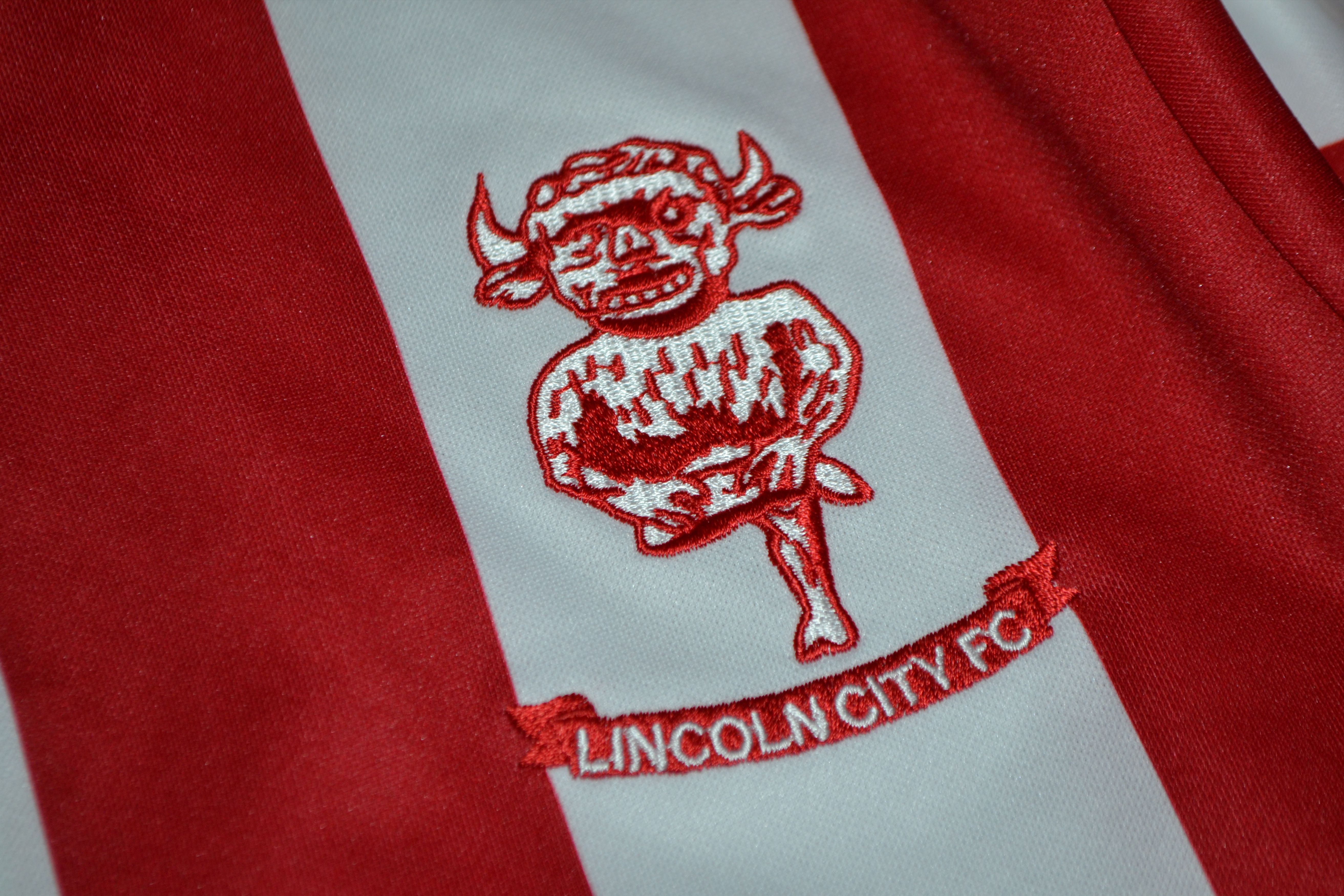 Errea FC Lincoln City Home Kit 2017 2018 Shirt Soccer Jersey Size US M / EU 48-50 / 2 - 4 Thumbnail