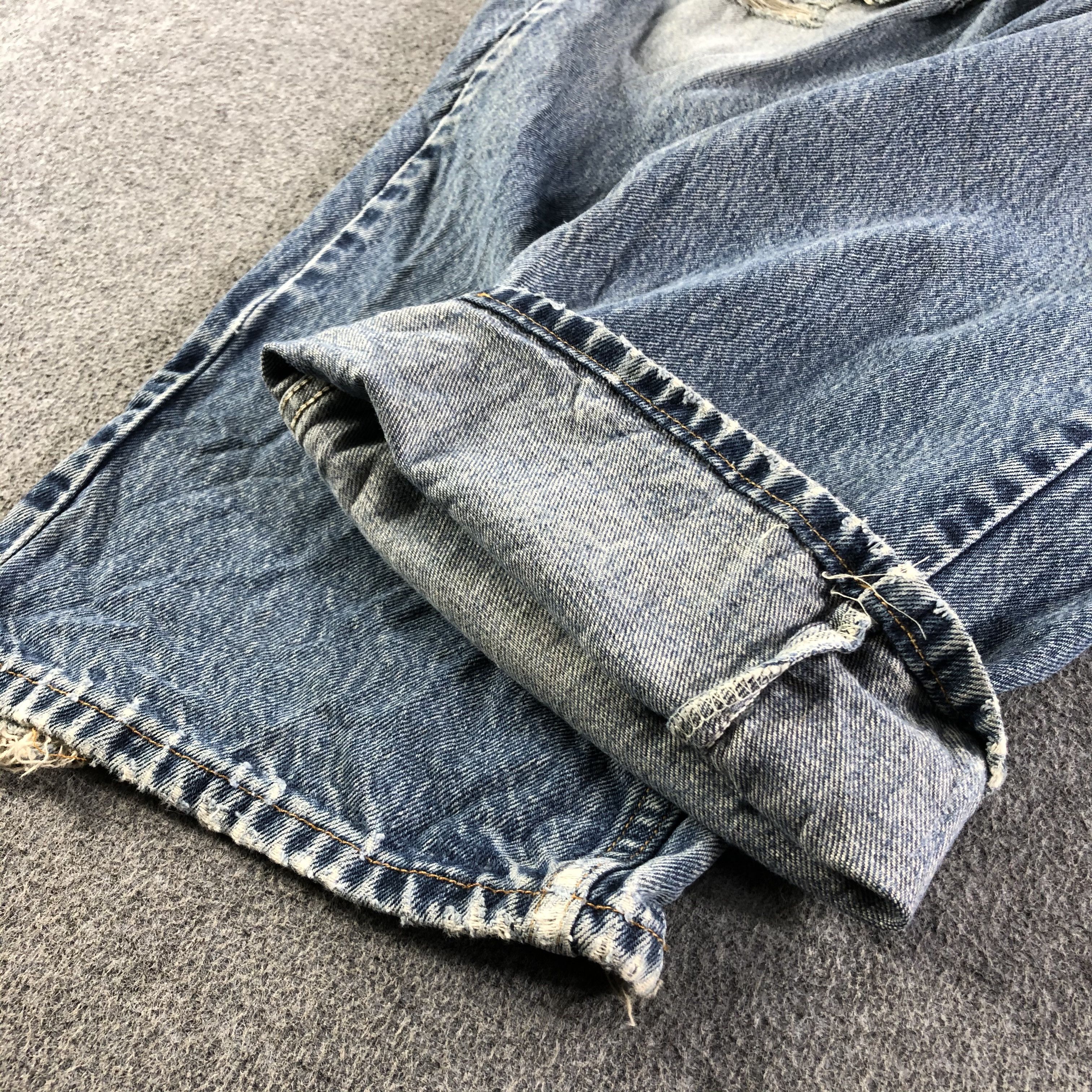 Levi's 90s Vintage Blue Wash Levis 569 Jeans-J3076 Size US 39 - 7 Thumbnail