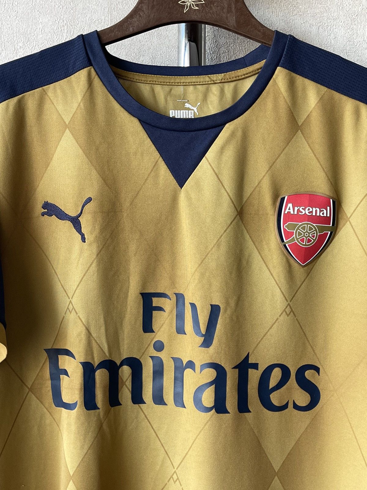 Puma Puma FC Arsenal Gunners Away 2015/2016 Soccer Jersey Shirt Size US XL / EU 56 / 4 - 2 Thumbnail