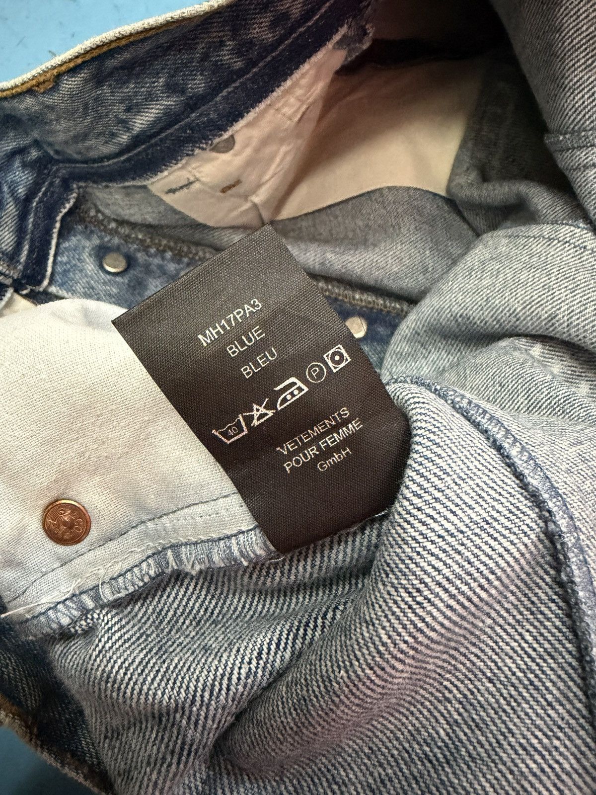 Other AW17 VETEMENTS RECONSTRUCTED DENIM Size US 34 / EU 50 - 7 Thumbnail