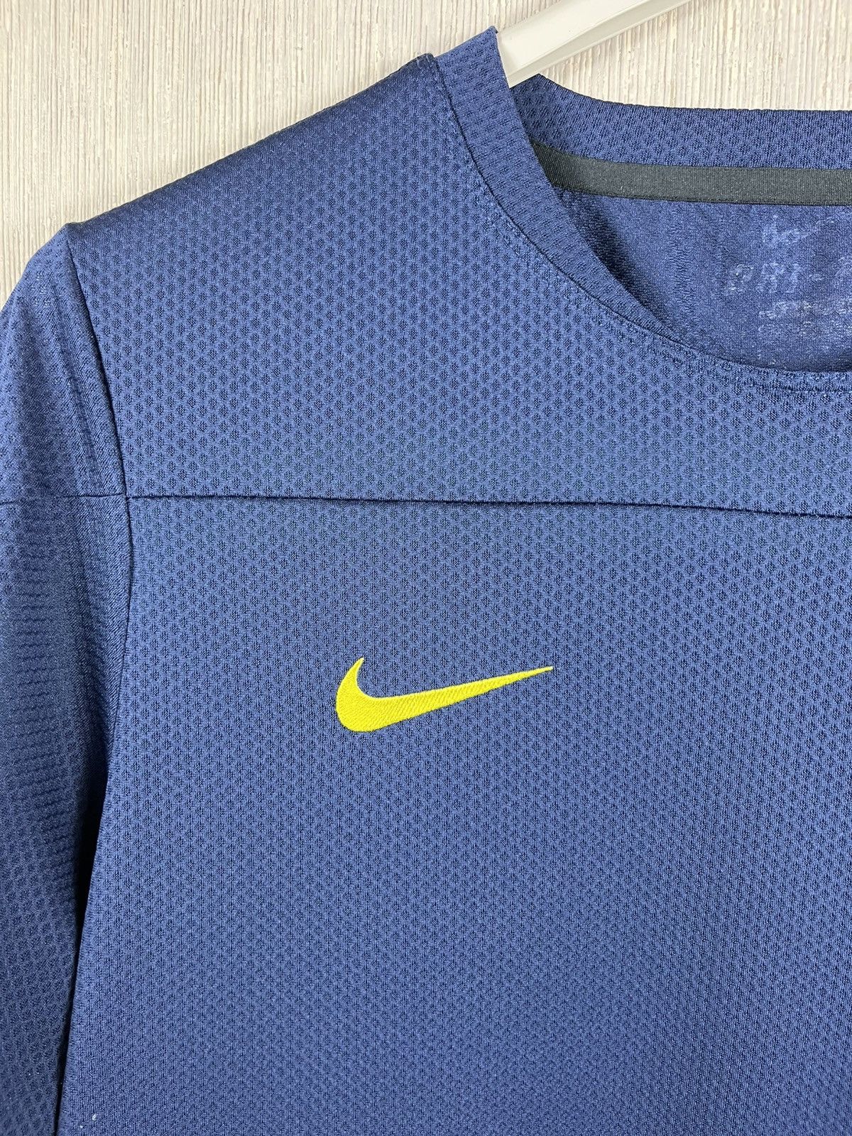 Nike Vintage Nike Barcelona y2k soccer jersey t-shirt navy tee Size US L / EU 52-54 / 3 - 9 Thumbnail