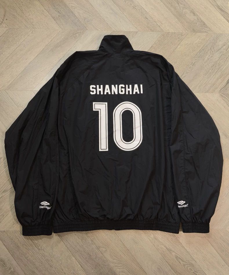 Balenciaga Balenciaga Manchester United Jersey Jacket Windbreaker Coa Size US S / EU 44-46 / 1 - 5 Thumbnail