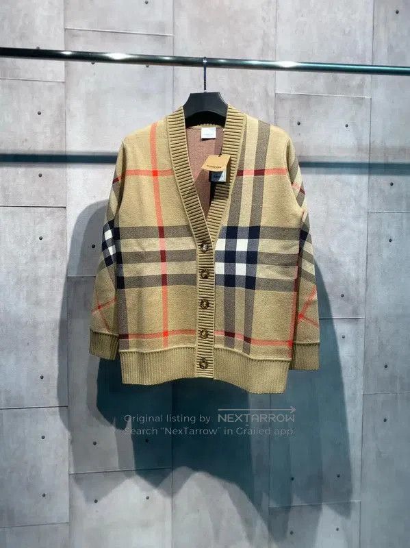 Burberry Burberry Khaki Wool Plaid Women's Cardigan. Size S / US 4 / IT 40 - 1 Thumbnail