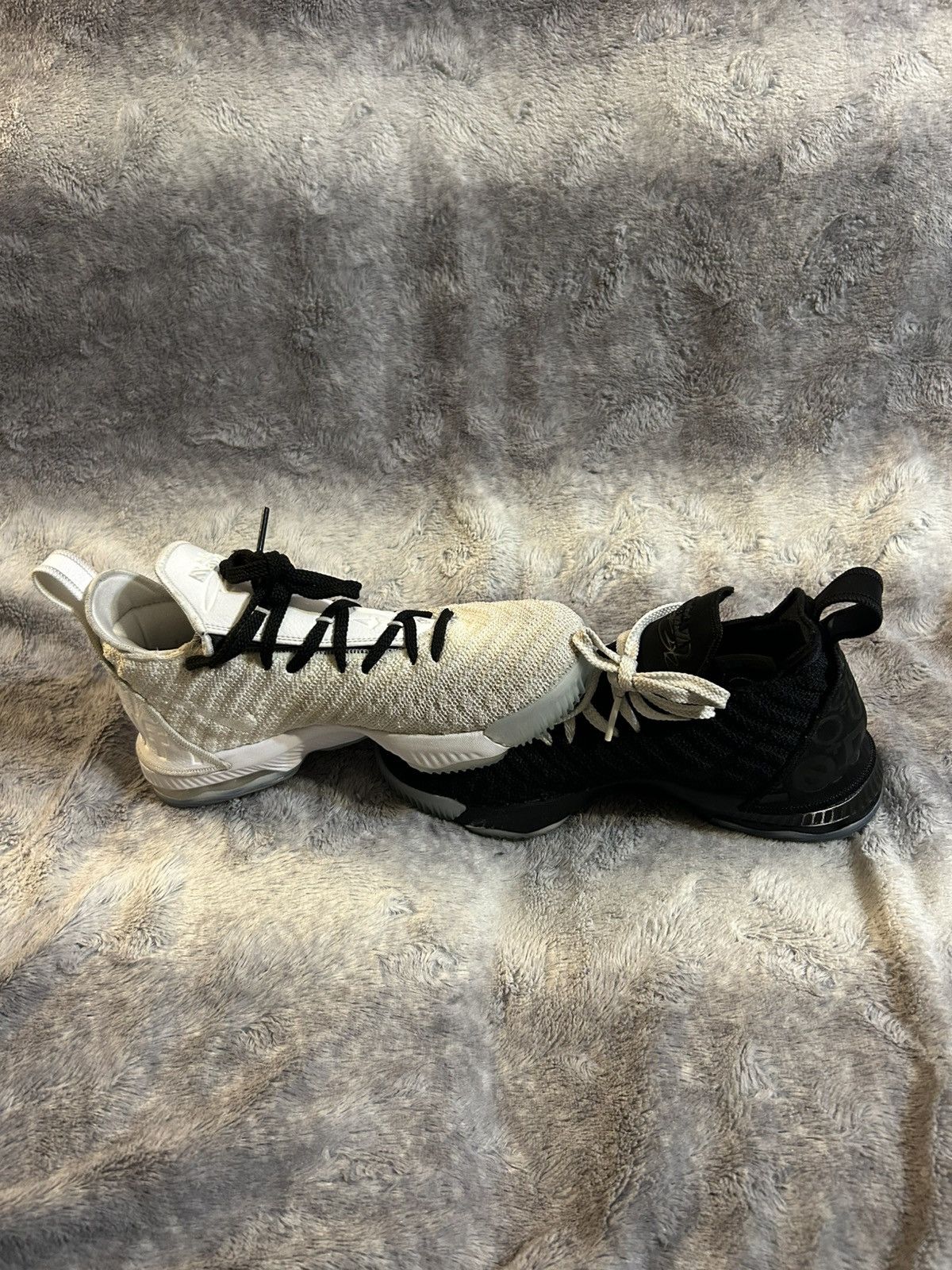 Nike Nike LeBron 16 GS Equality Size 6.5y Vnds Size US 6.5 / EU 39-40 - 2 Thumbnail