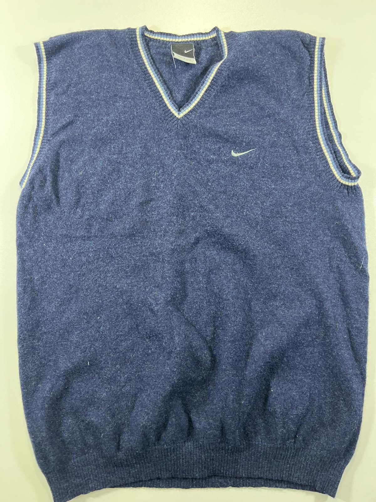 Nike Vintage Nike Blue V-Neck Sleeveless Sweater Vest Size L / US 10 / IT 46 - 1 Thumbnail