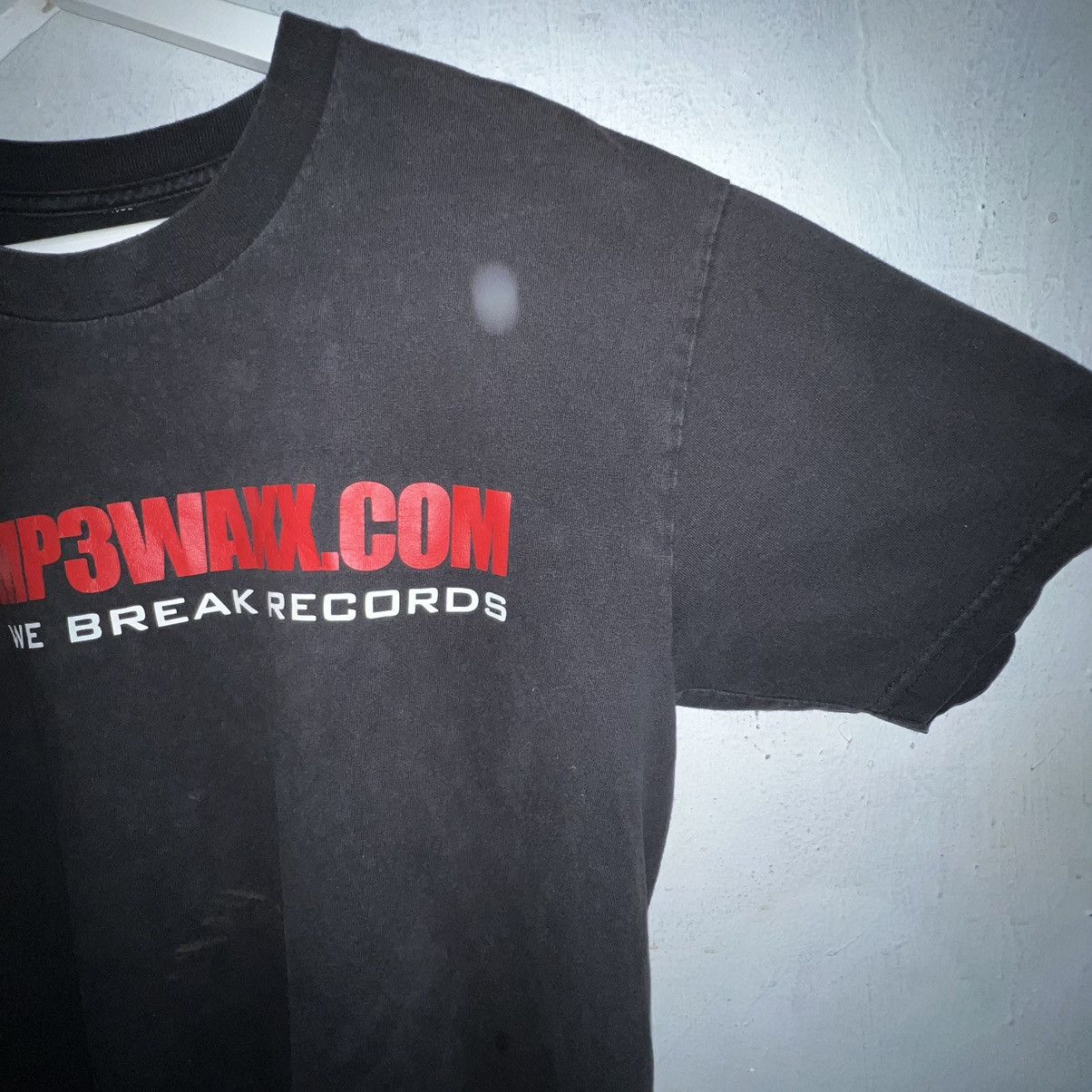 Vintage 22x27 Vintage MP3 WAXX Promo T-Shirt We Break Records XL Size US XL / EU 56 / 4 - 7 Thumbnail