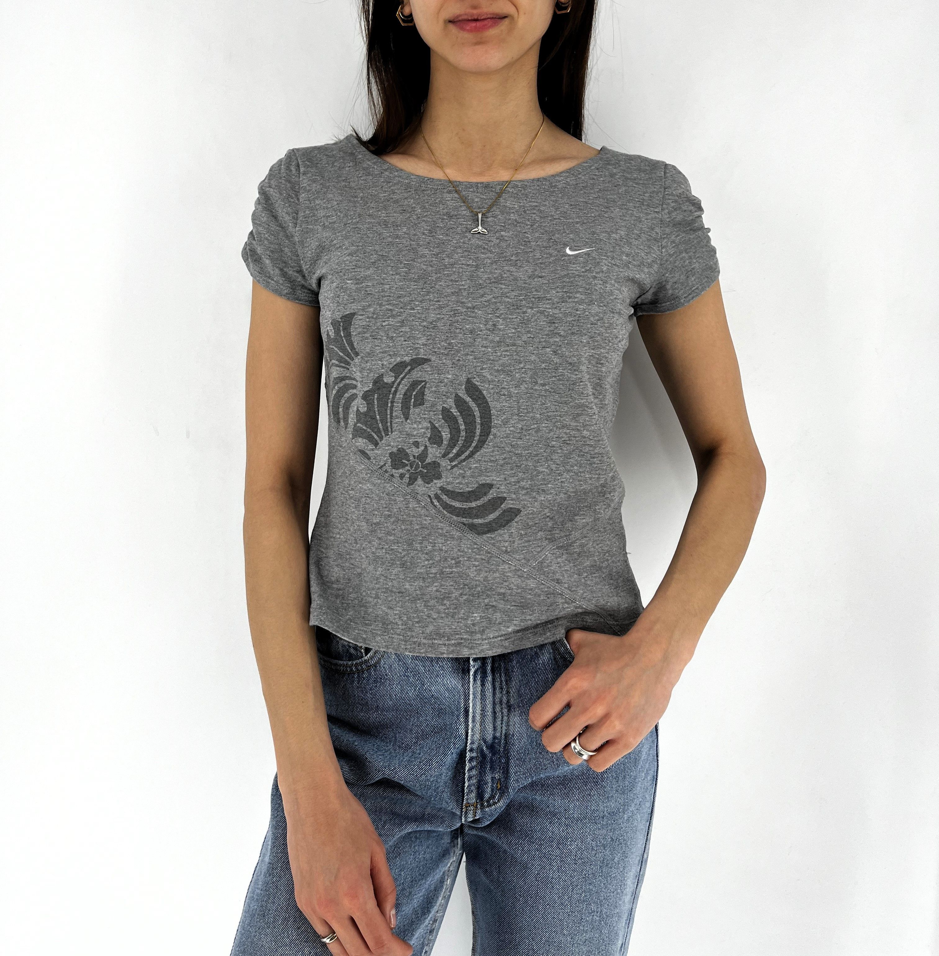 Nike Vintage 90s Nike Big Logo Faded T-shirt Streetwear Style Size M / US 6-8 / IT 42-44 - 1 Thumbnail