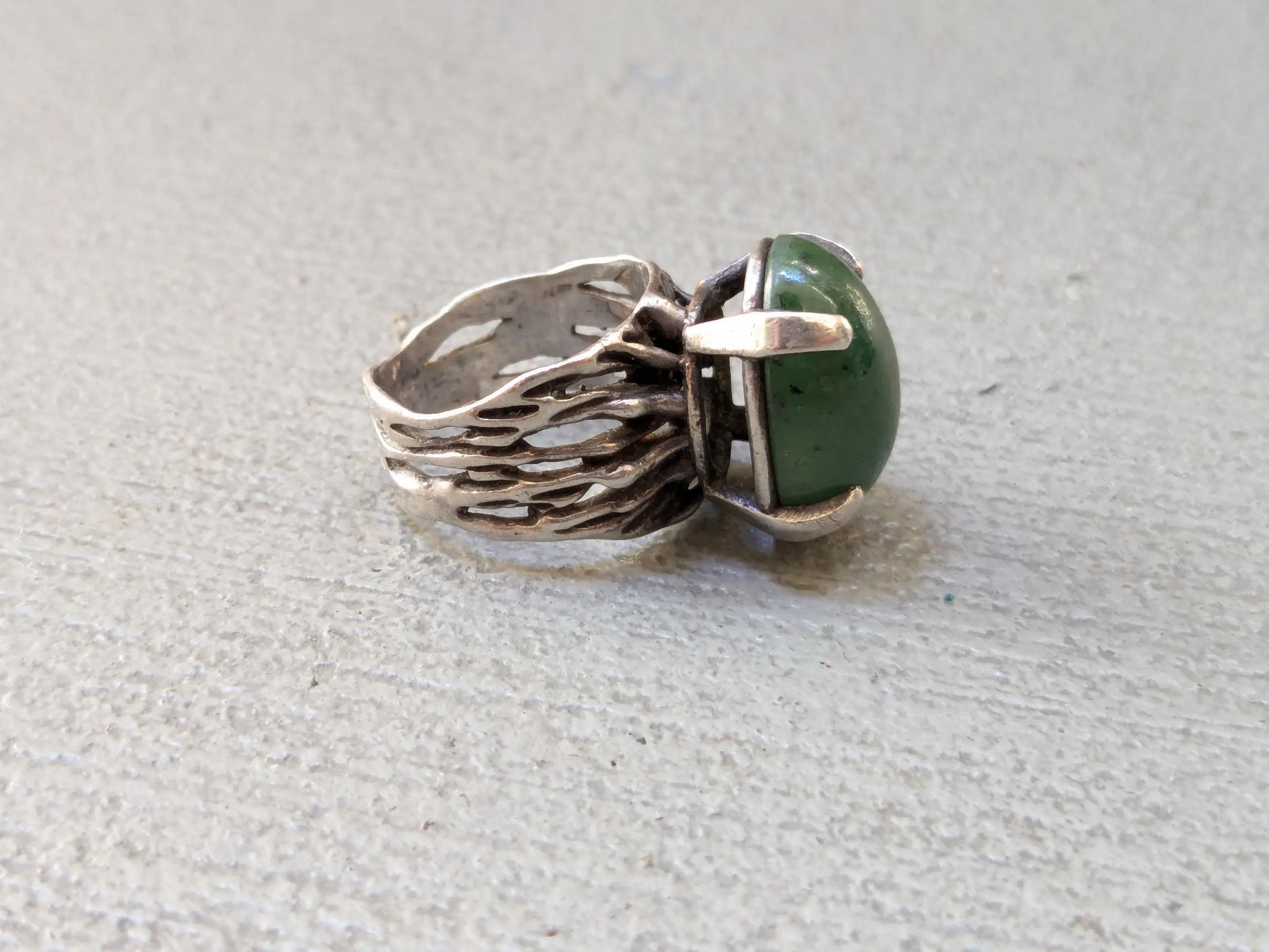 Jewelry Vintage Sterling Silver Ring Green Jade Brutalist Modern Size ONE SIZE - 8 Thumbnail