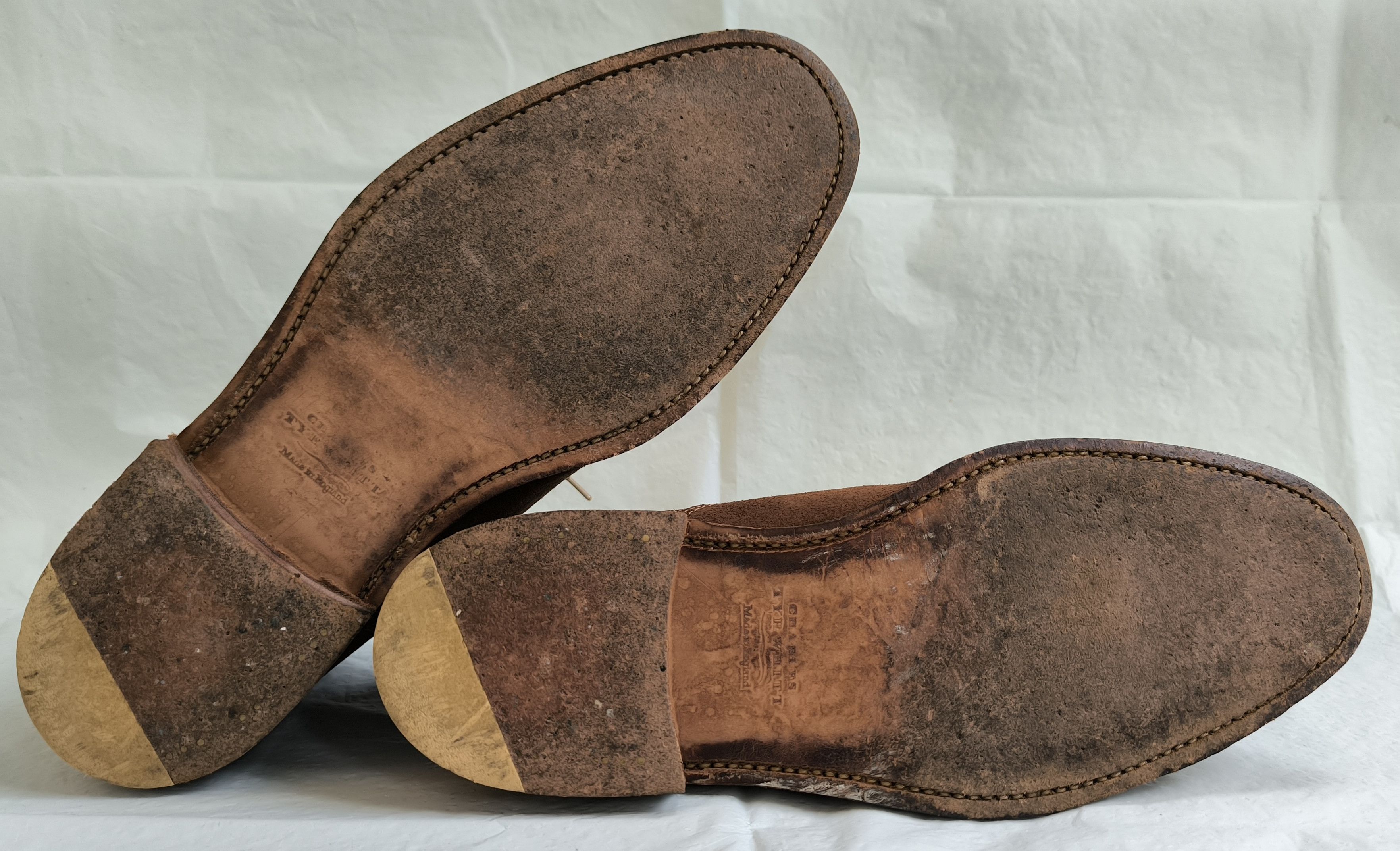 Charles Tyrwhitt CHARLES TYRWHITT suede chukka boots Size US 9.5 / EU 42-43 - 11 Thumbnail