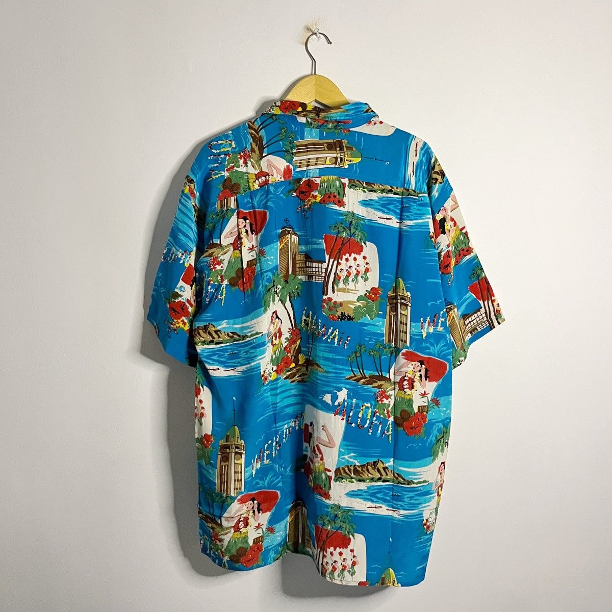 Mambo × Sun Surf Avanti Rayon Aloha Shirt - Blue Island Scene with Hula Girl Size US XL / EU 56 / 4 - 8 Thumbnail